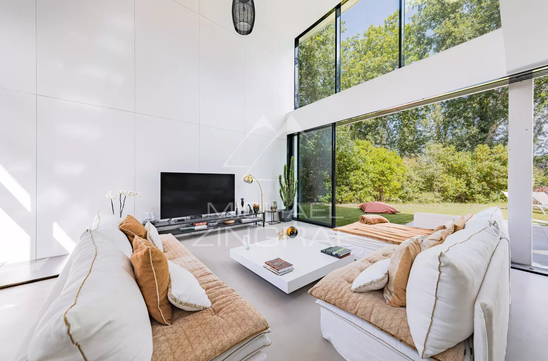 LISIÈRE DU GOLF D'ARCACHON - VILLA CONTEMPORAINE AVEC PISCINE