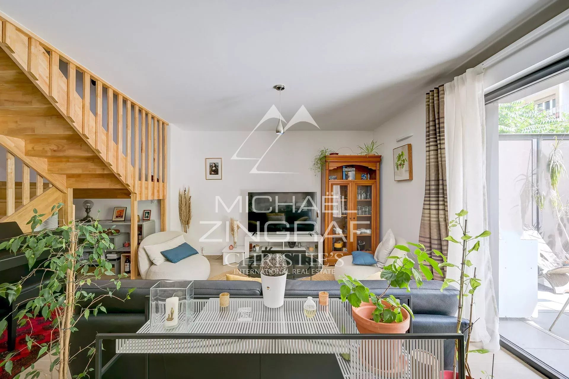 Recent residence - 2-bedroom duplex apartment