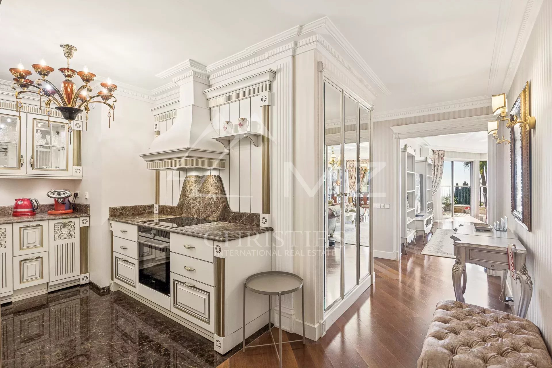 Hervorragende 4-Zimmer-Wohnung in einer prestigeträchtigen Residenz