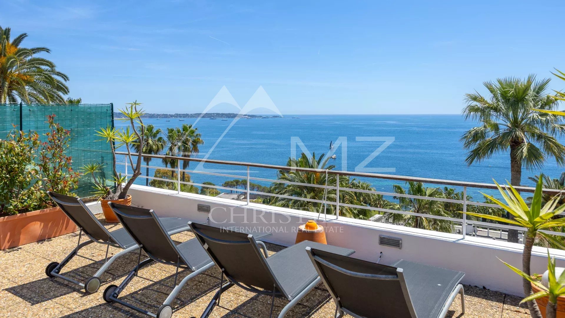Apartment with High Potential in the Sought-After California District