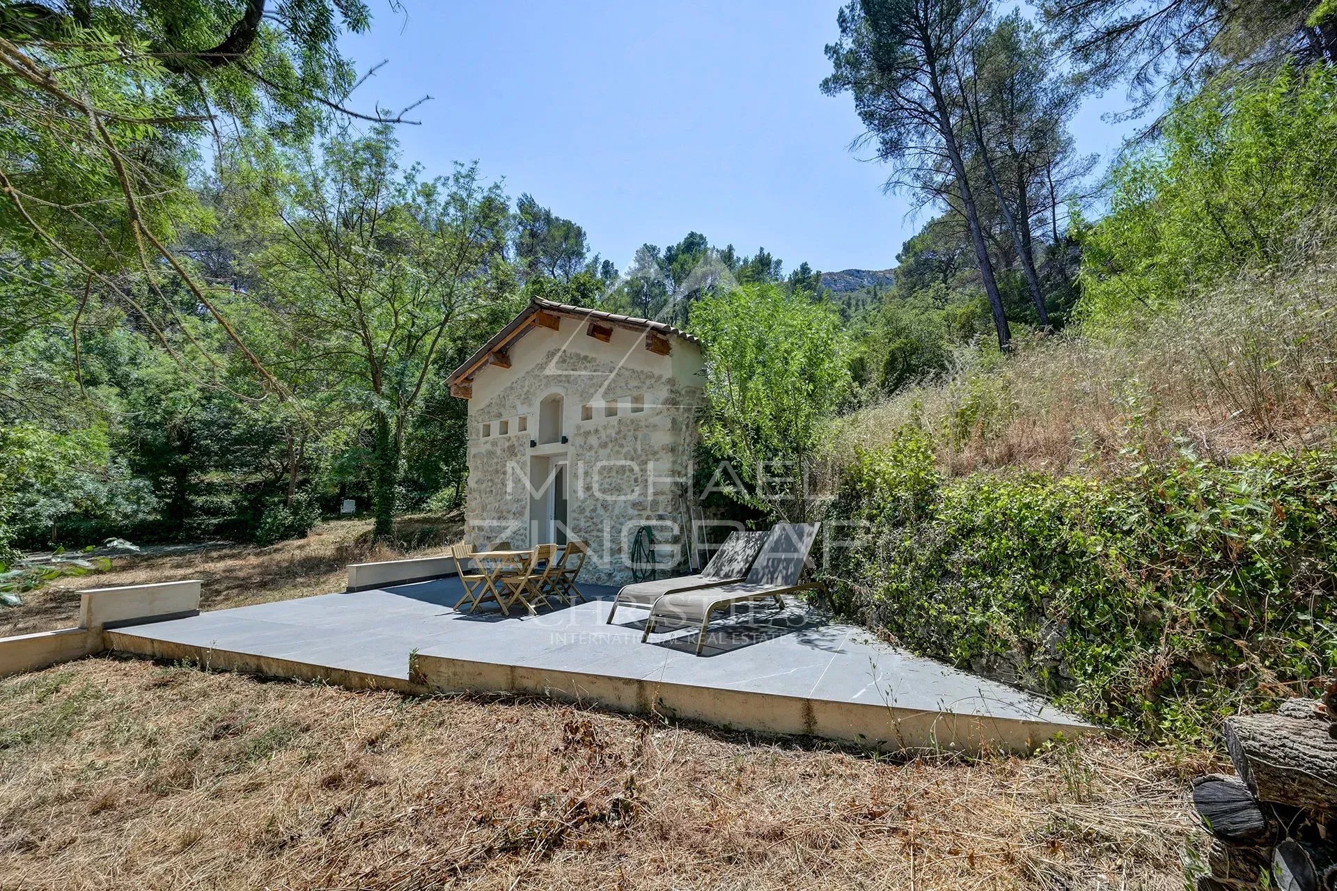 Proche Aix-en-Provence, Élégante propriété avec piscine