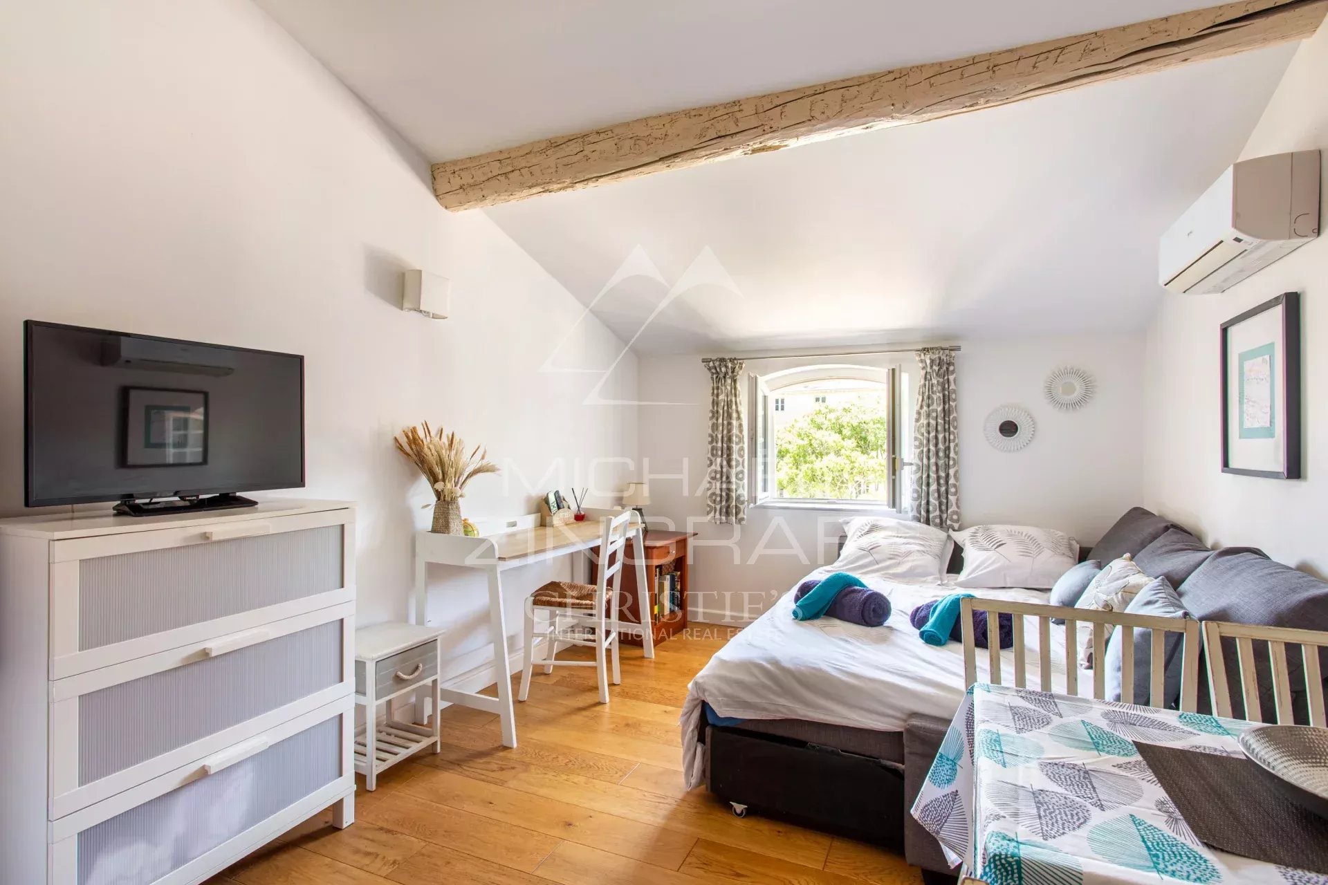 Income-Producing Building in the Heart of Antibes’ Old Town