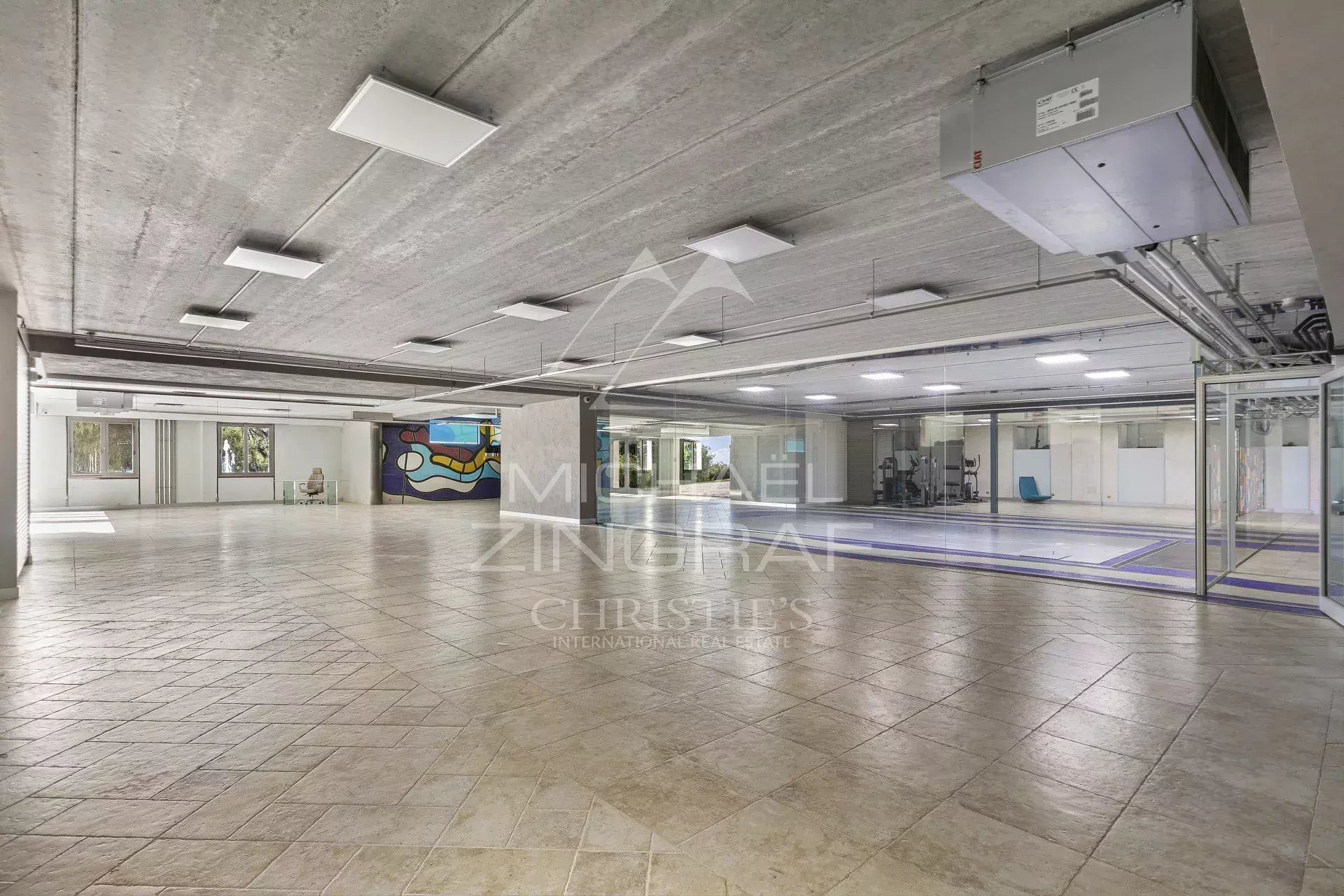 Biot : Propriété unique de plus de 1 300m² avec vue mer