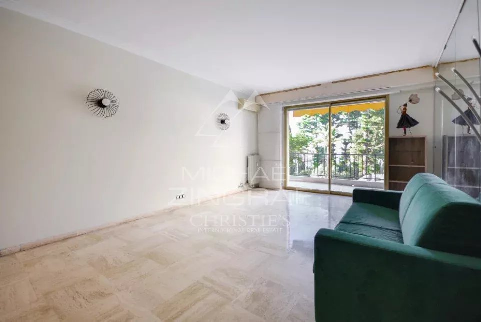 Renovierungsbedürftige Wohnung – 3 Zimmer – 93 m² – Gesicherte Wohnanlage, in Meeresnähe