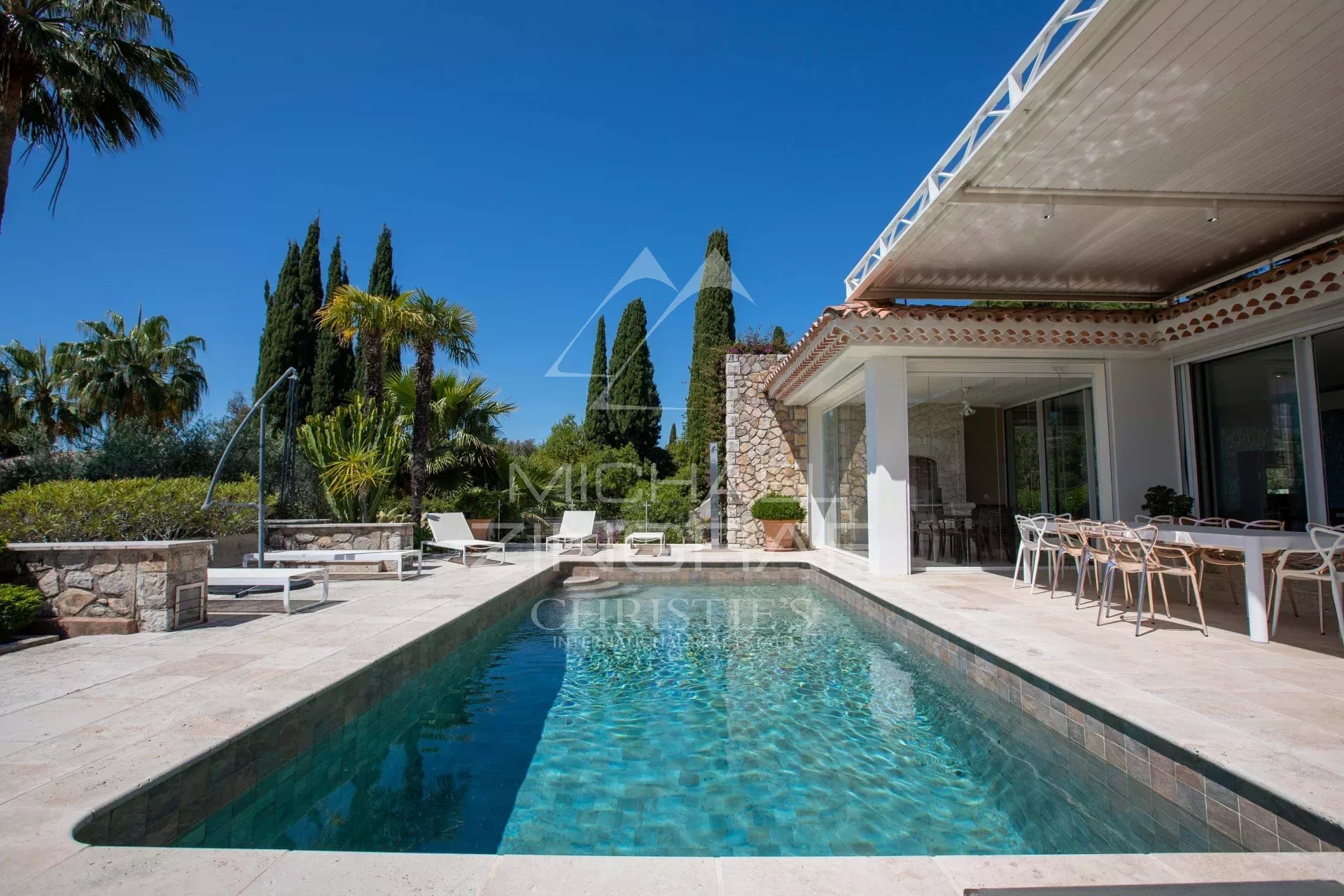Cannes – Croix-des-Gardes - Villa d’architecte avec vue mer panoramique