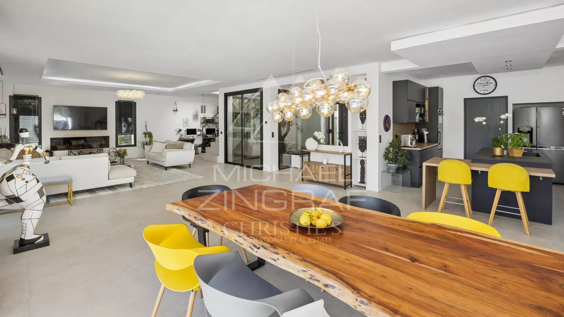 Élégante villa de style contemporain au calme absolu