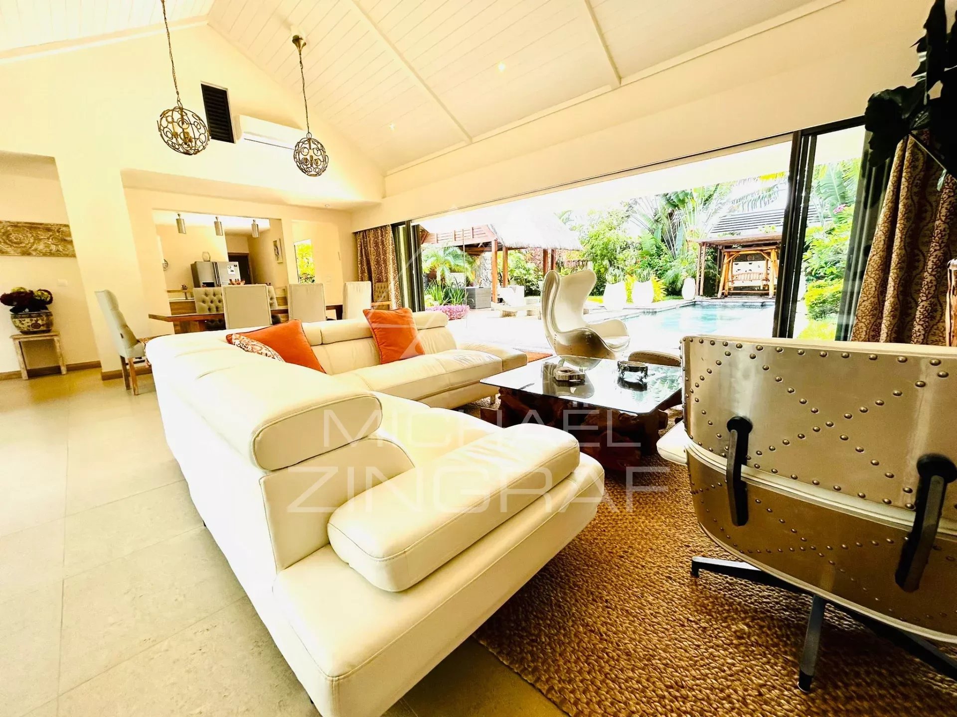 Exquisite 4-Bedroom Villa - Grand Baie