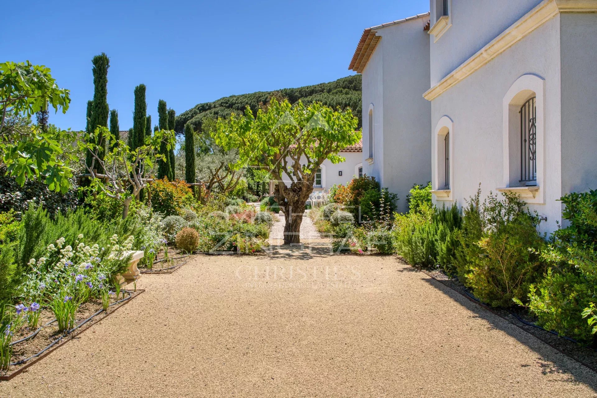 Saint-Tropez – Moderne Villa in Zentrumsnähe