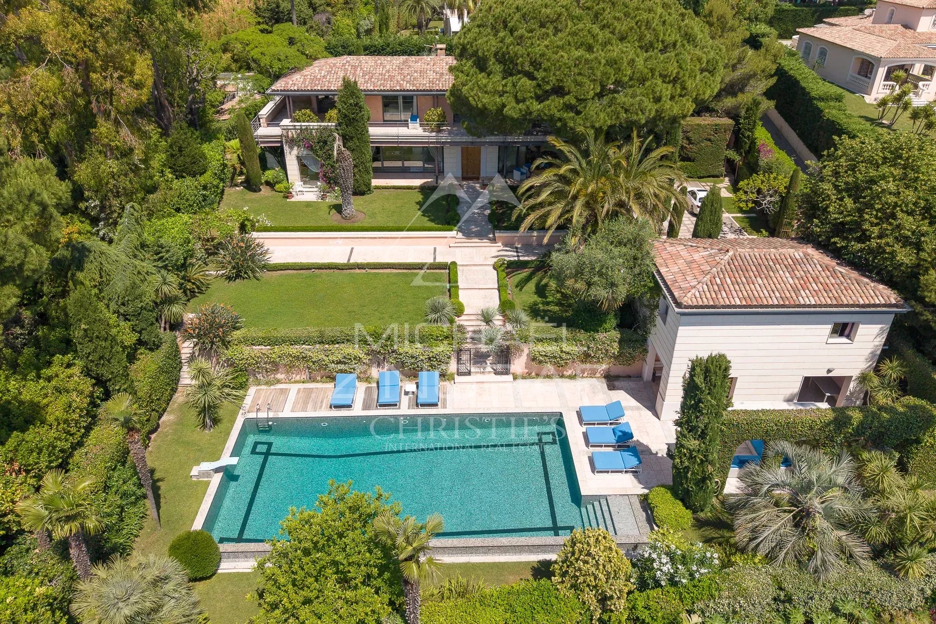 Cap d’Antibes – Zeitgenössische Eleganz in einer privaten und gesicherten Domäne