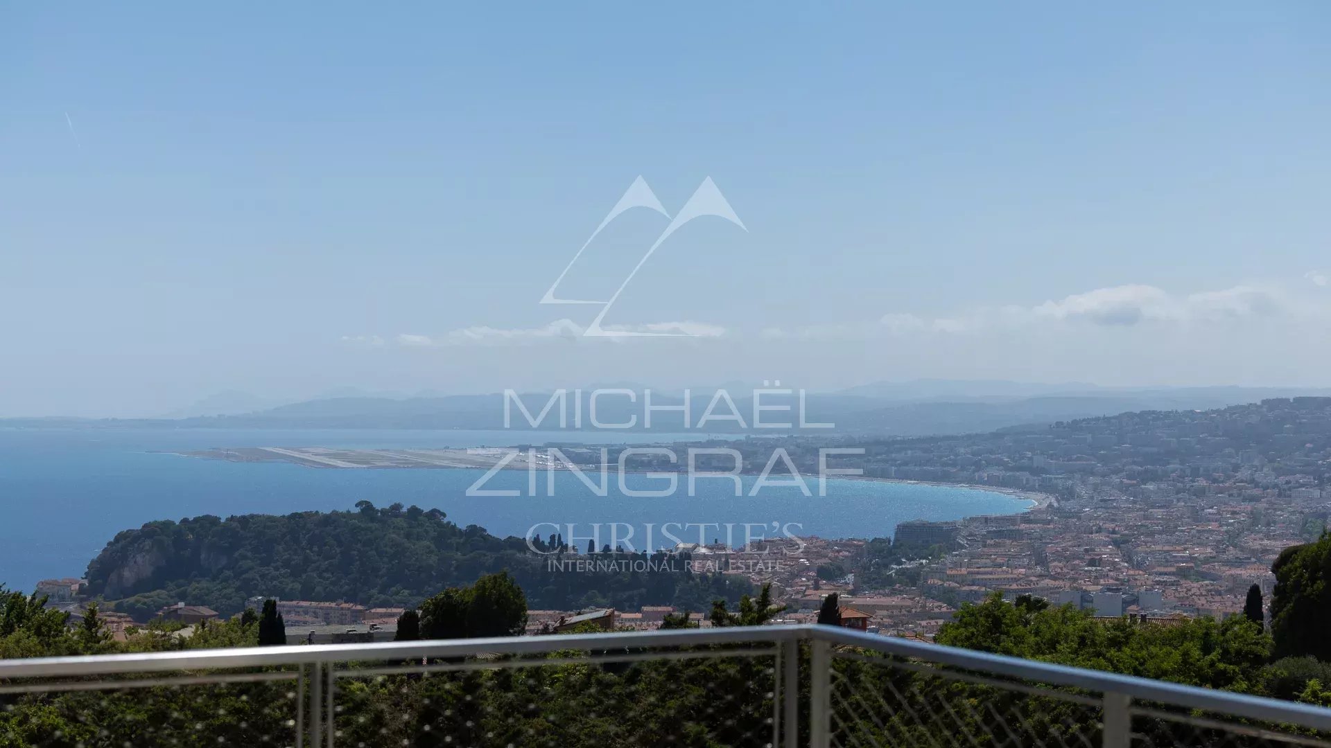 Superbe villa contemporaine avec vue imprenable sur les deux baies
