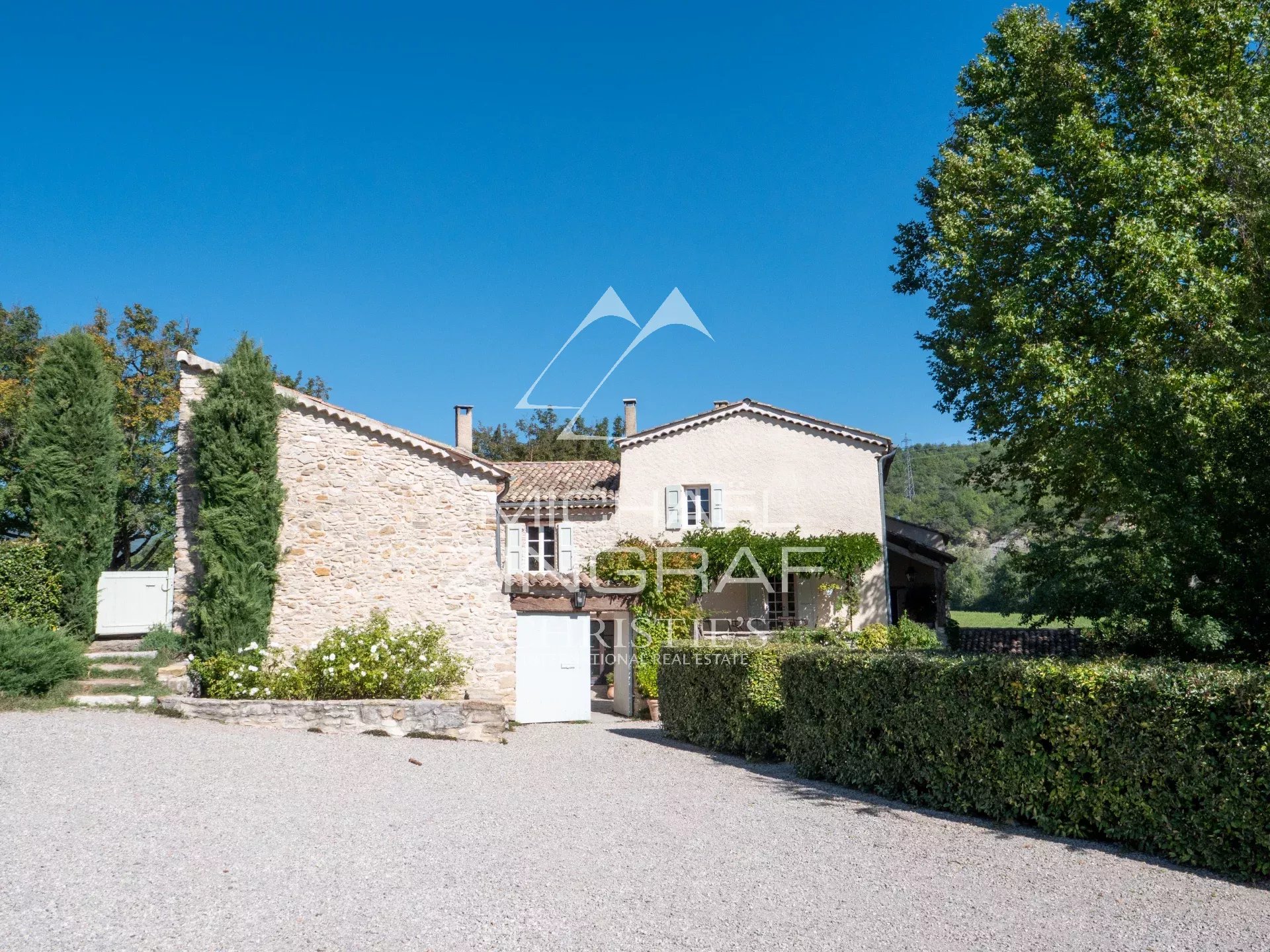 Moulin du XVII élégamment rénové