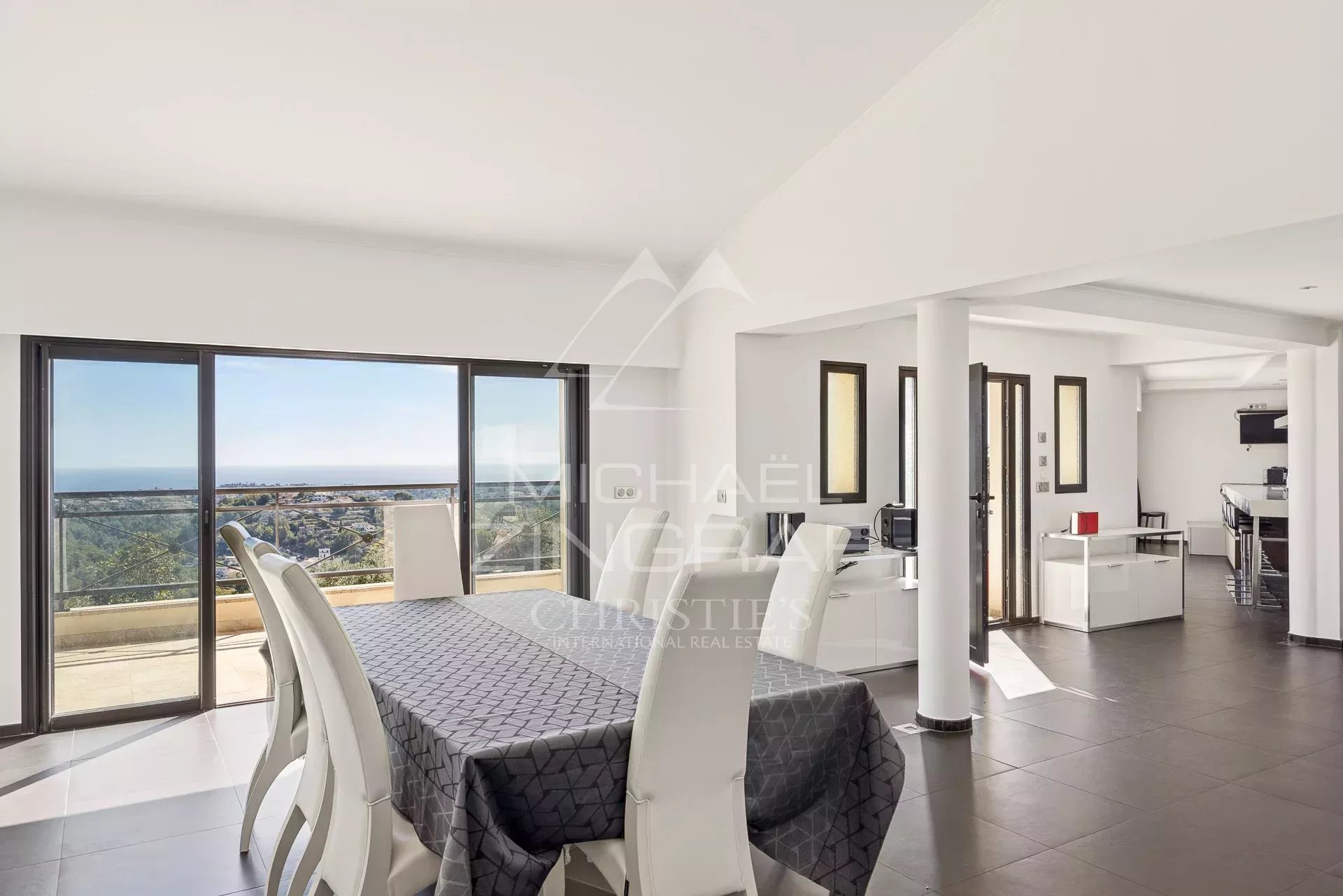 Proche Saint-Paul-de-Vence - Superbe villa d’architecte avec vue mer panoramique