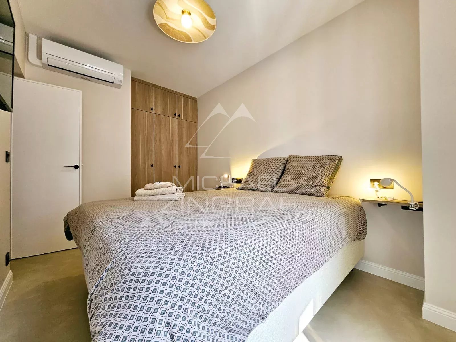 Élégance au Sommet – Appartement Rénové de Standing avec Charme Authentique