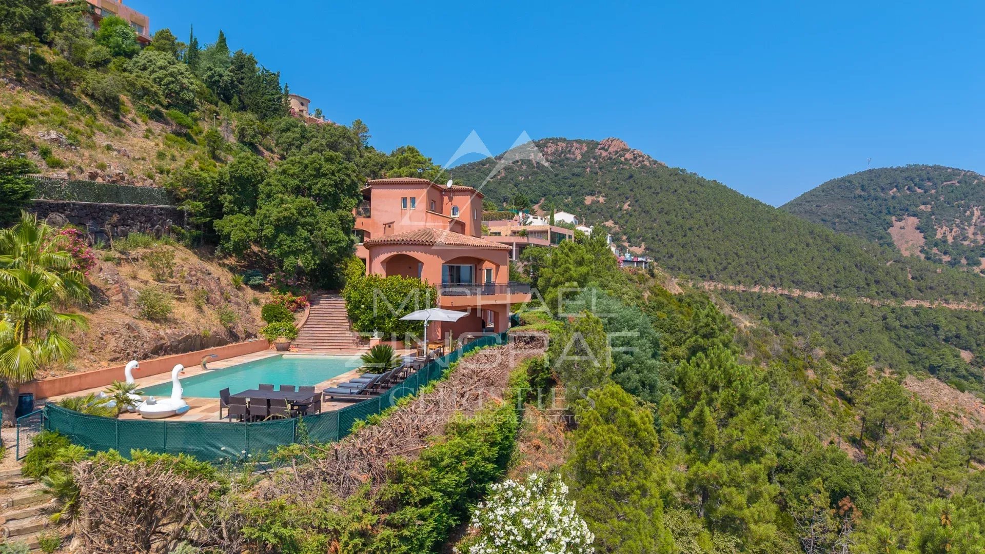 Close to Cannes - Family home