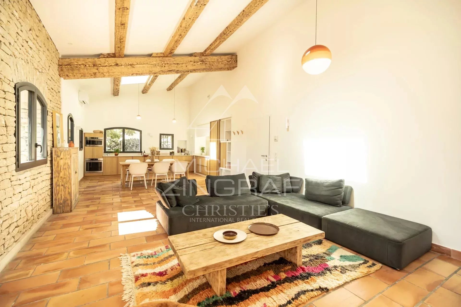 Gordes - Maison en pierre rénovée avec piscine proche du village