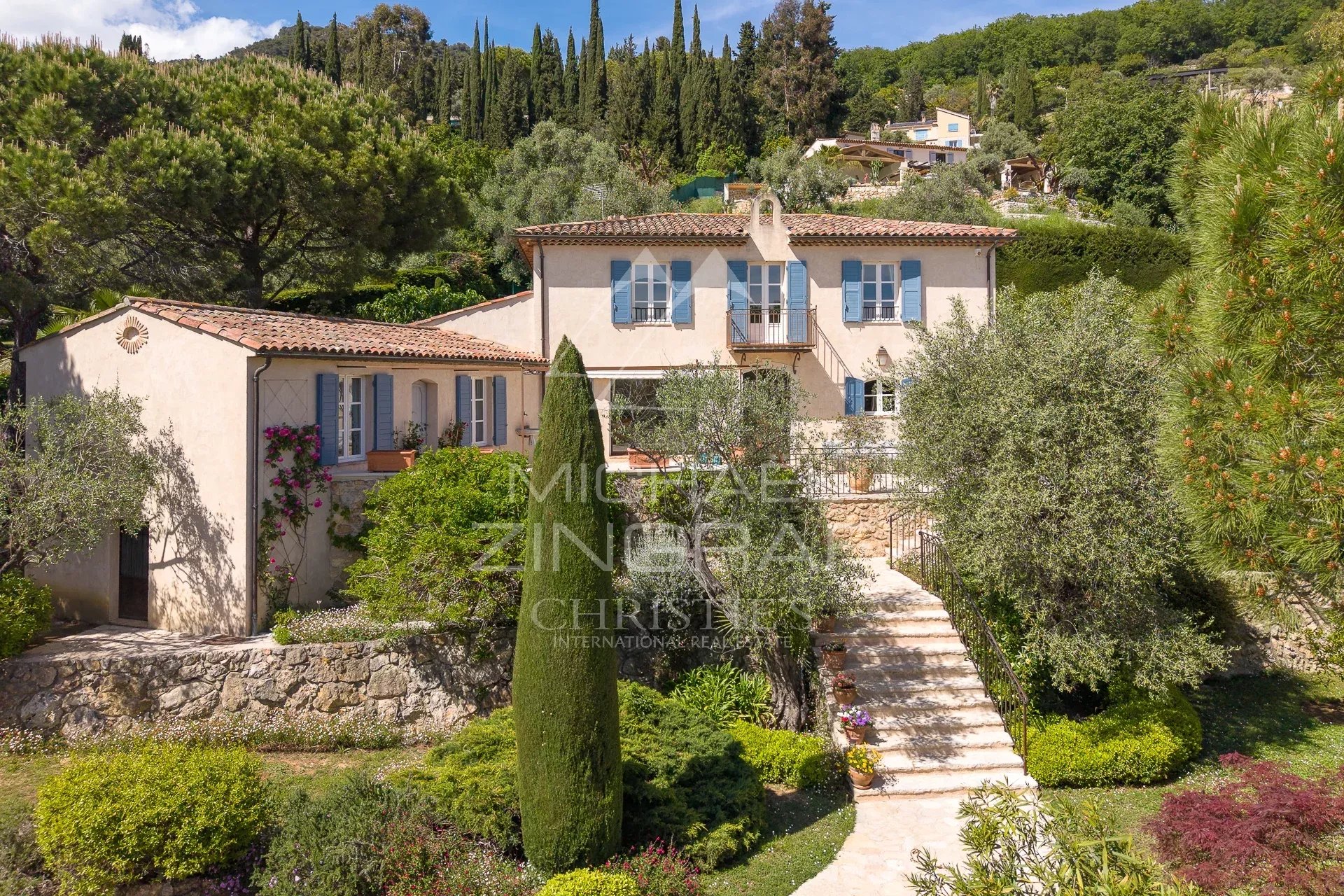 Charmante villa au calme à pied du village de Vence
