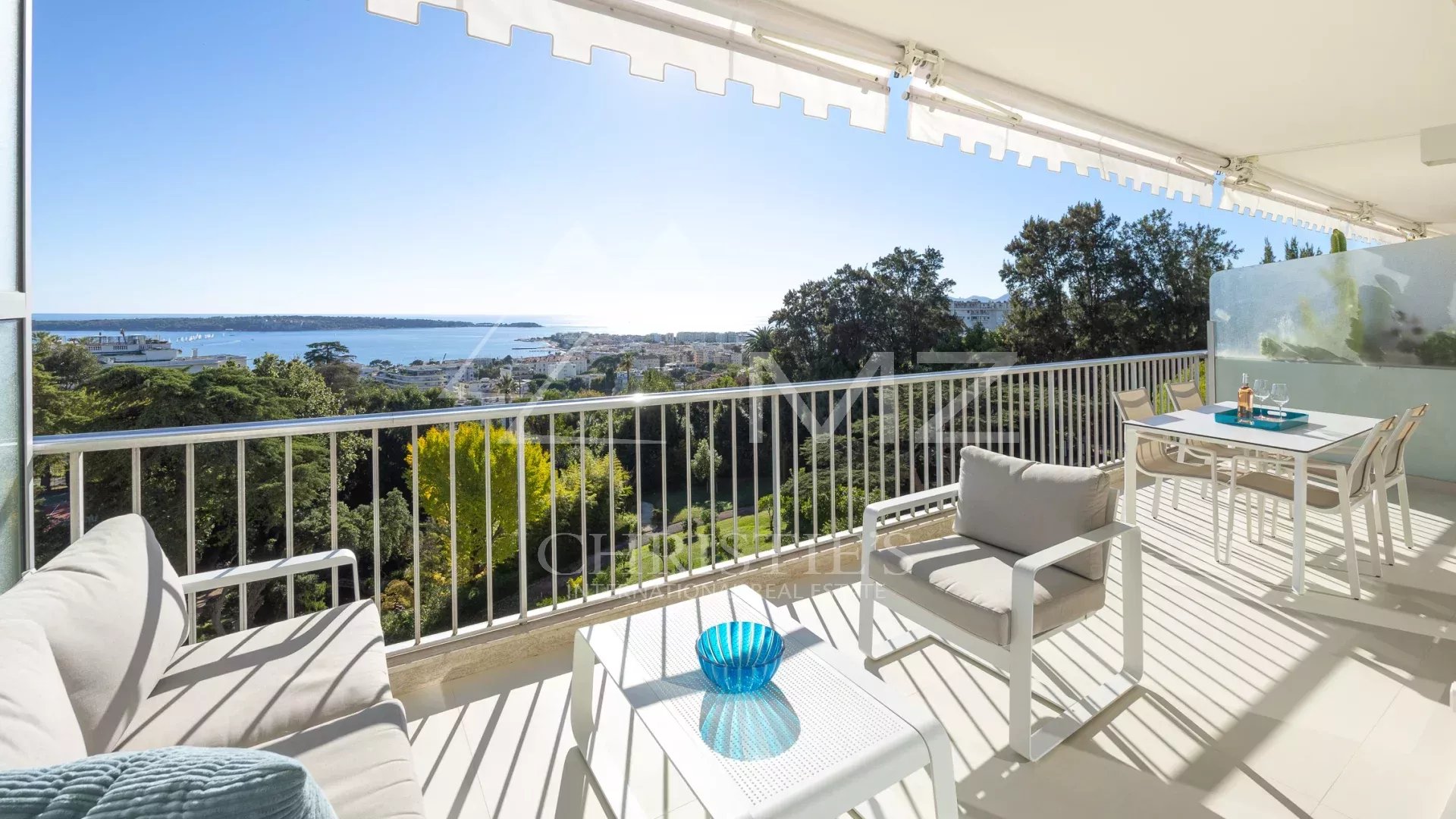 Hervorragende 4-Zimmer-Wohnung in einer prestigeträchtigen Residenz