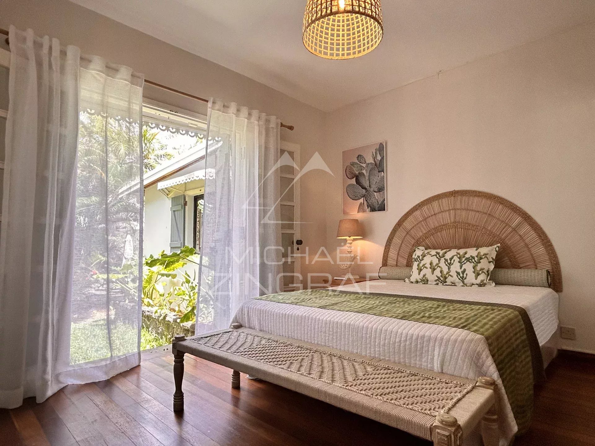 Colonial-Style Villa in Pointe aux Canonniers