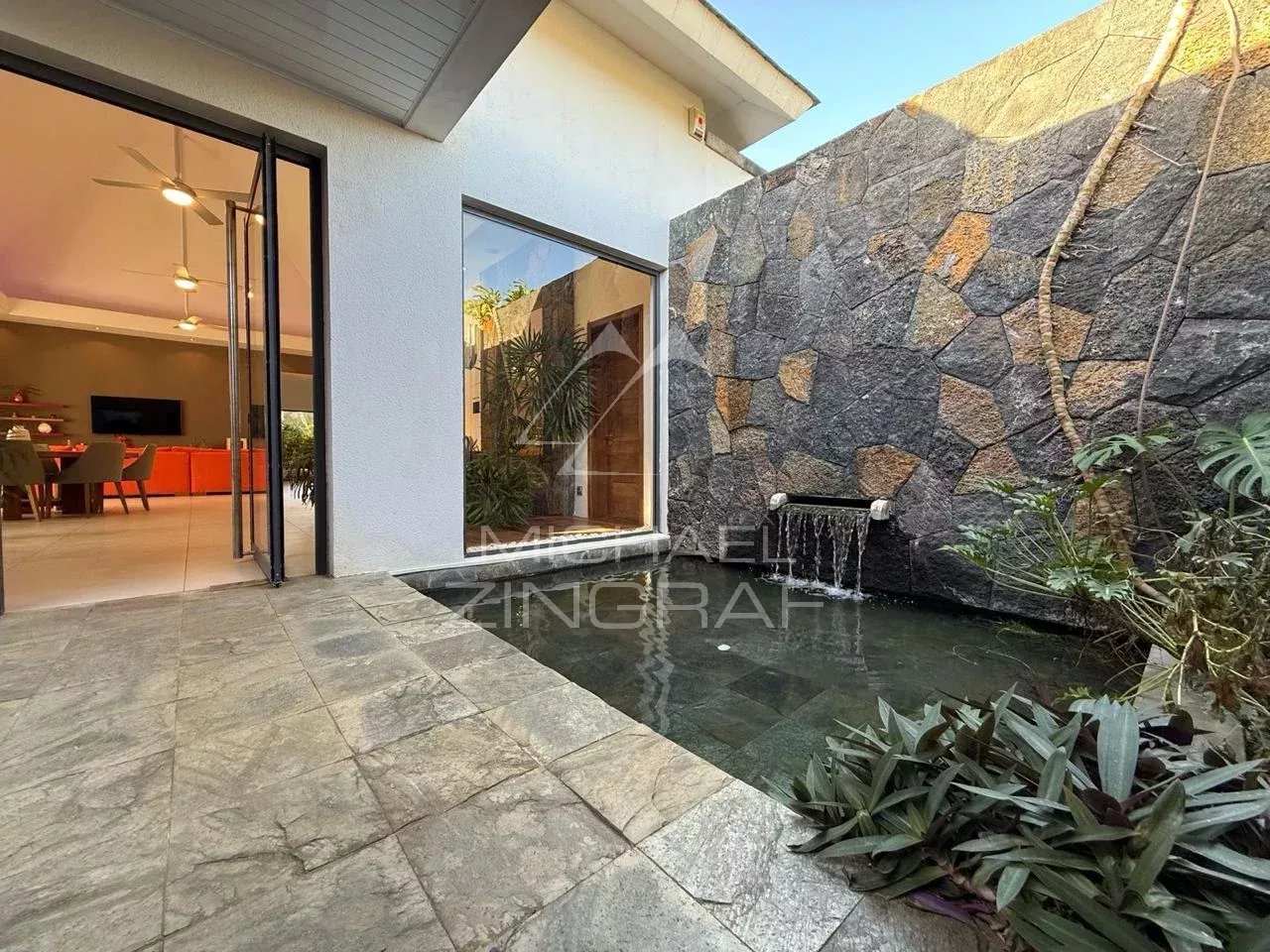 Exklusive Villa in einer Residenz in Pereybere