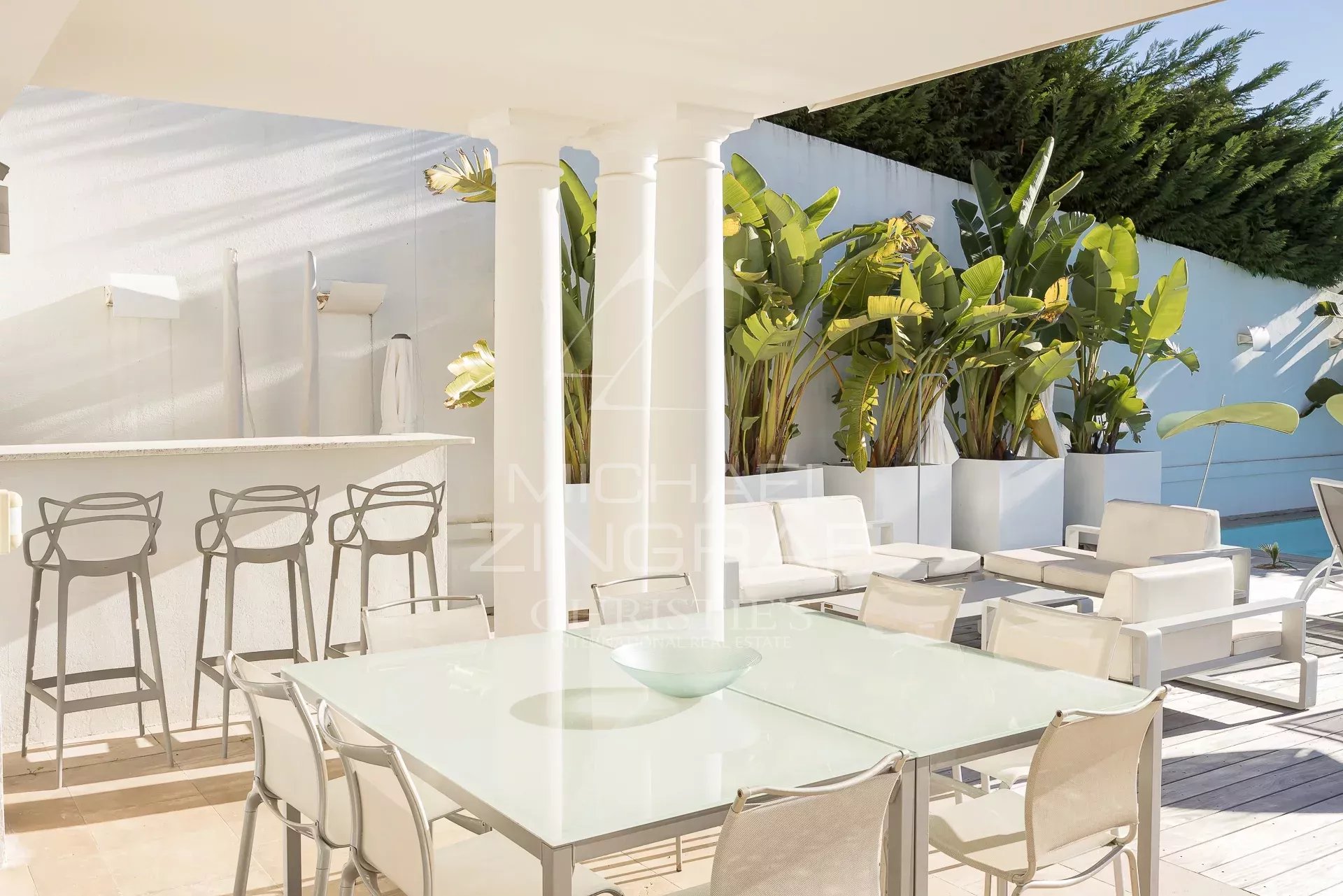 Domaine fermé - Villa contemporaine avec vue mer panoramique