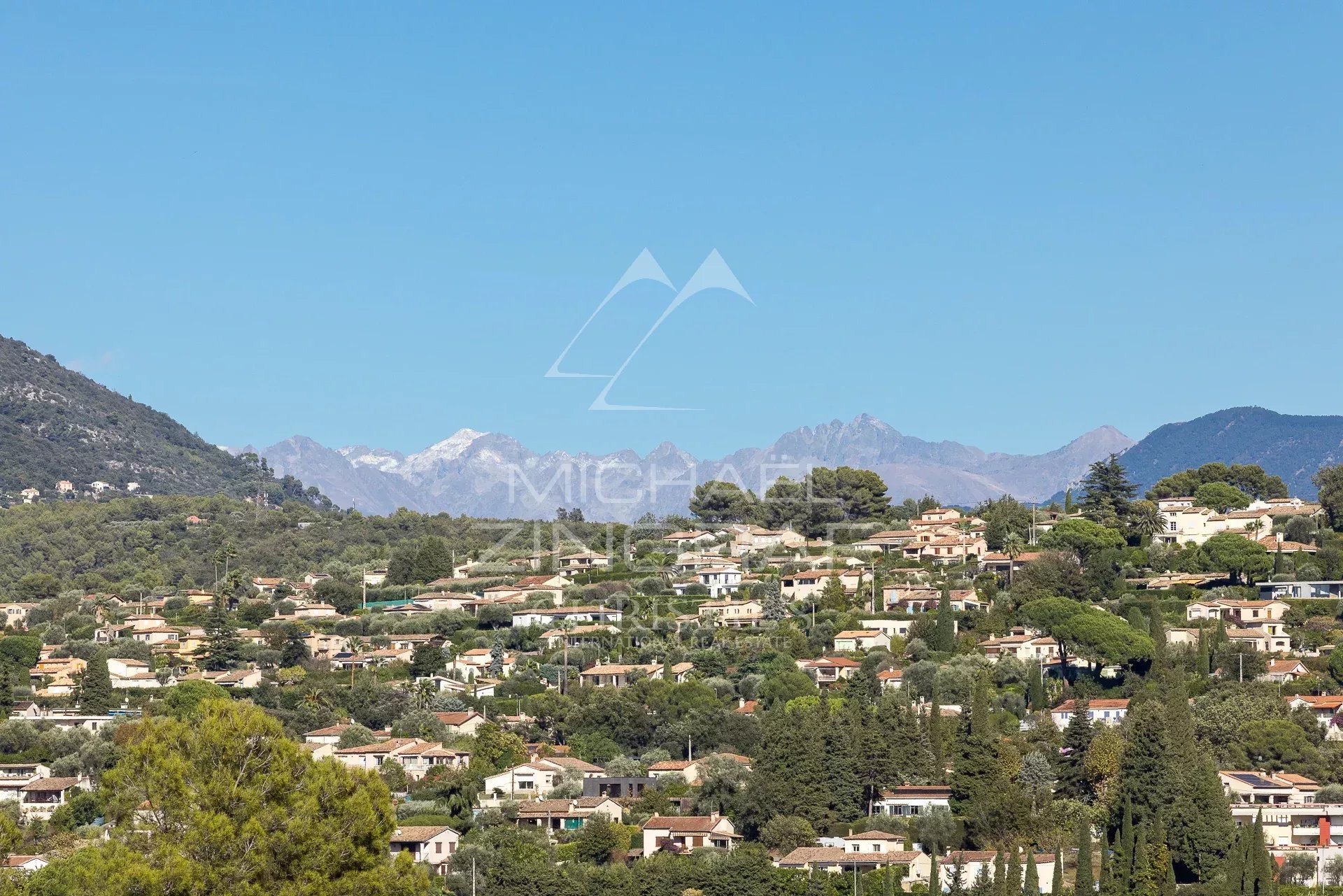 Saint-Paul-de-Vence: Exceptional Apartment in the Heart of the Village