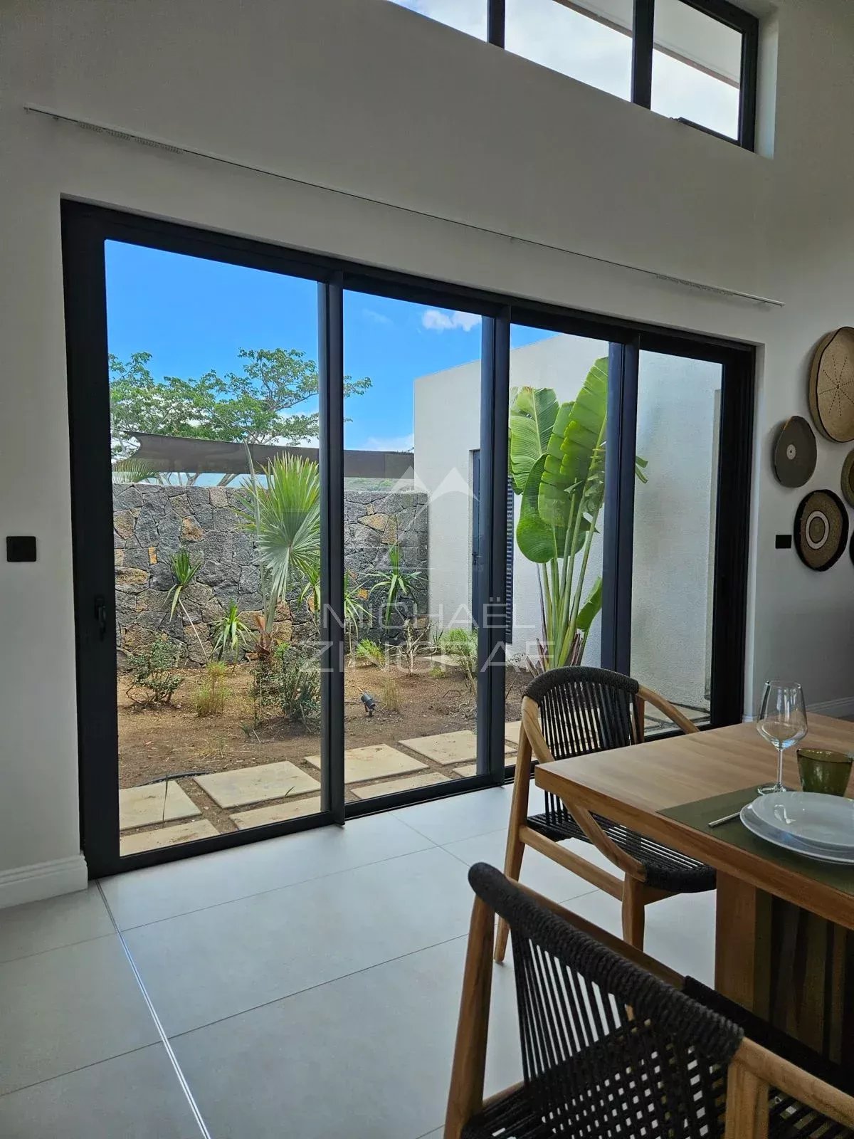 VILLA CONTEMPORAINE EN REVENTE – ÉCO SAVANAH, RIVIERE NOIRE