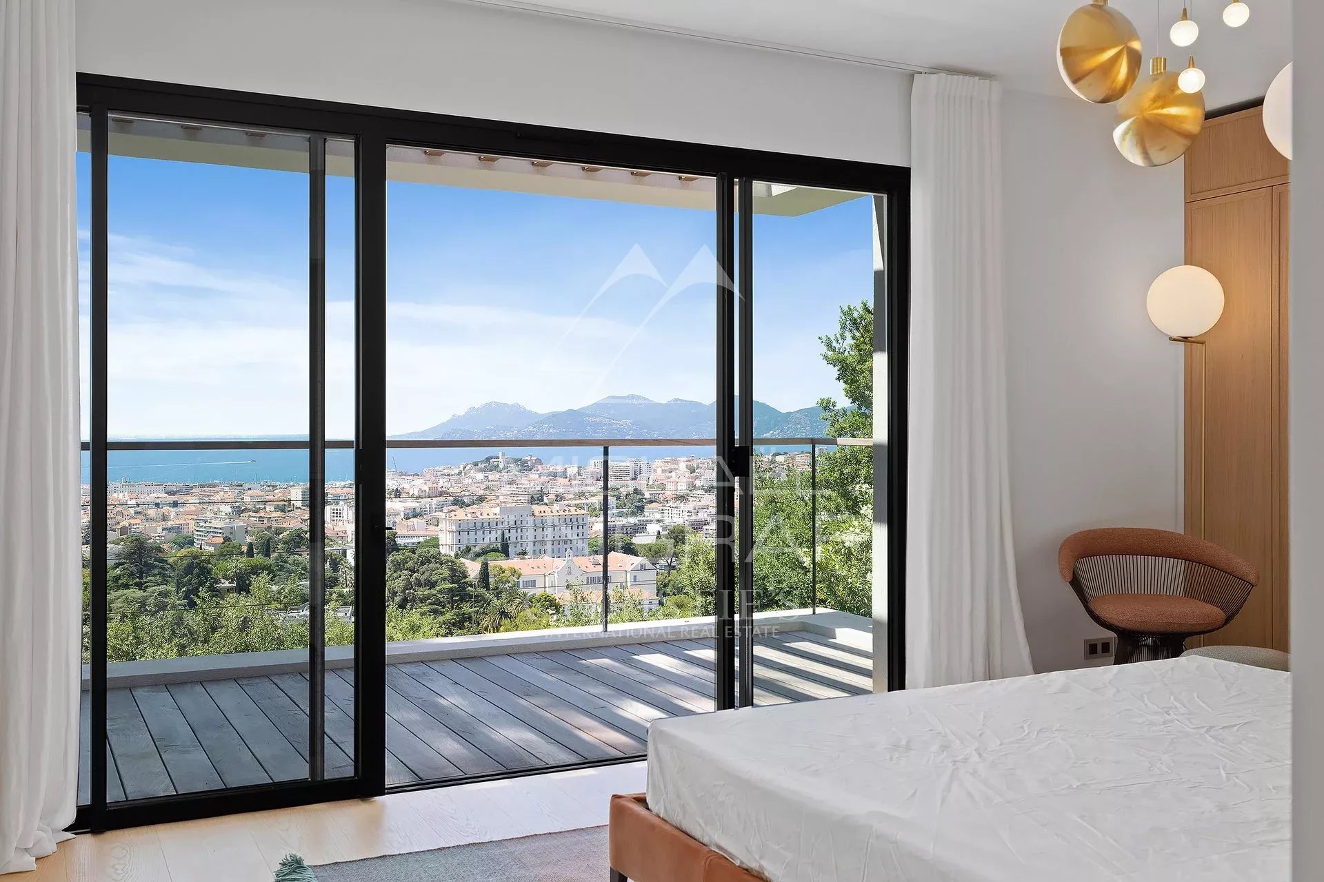 Co-Exclusivité - Cannes Californie – Villa contemporaine avec vue mer panoramique