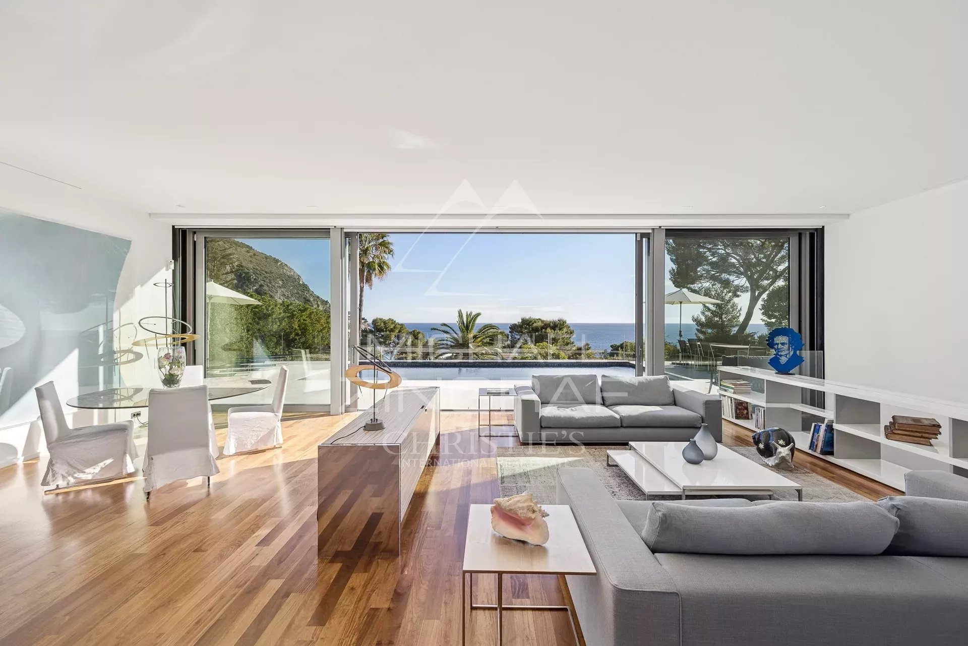 Wunderschöne moderne Villa nur wenige Minuten von Monaco entfernt