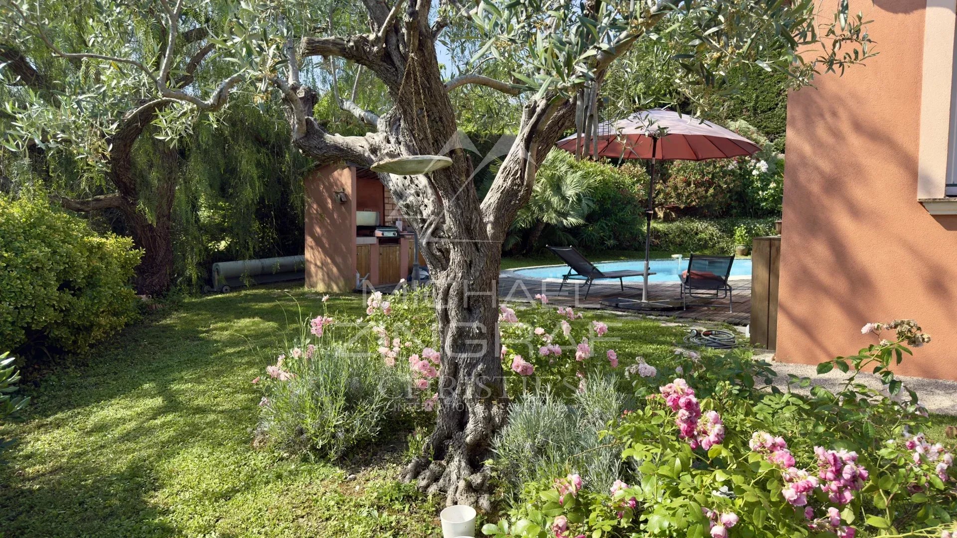 Propriété de plain pied face au village de Saint Paul de Vence