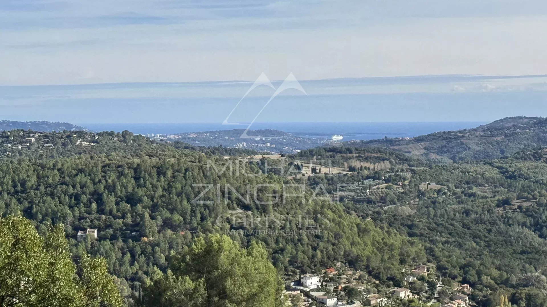 Villa with panoramic views