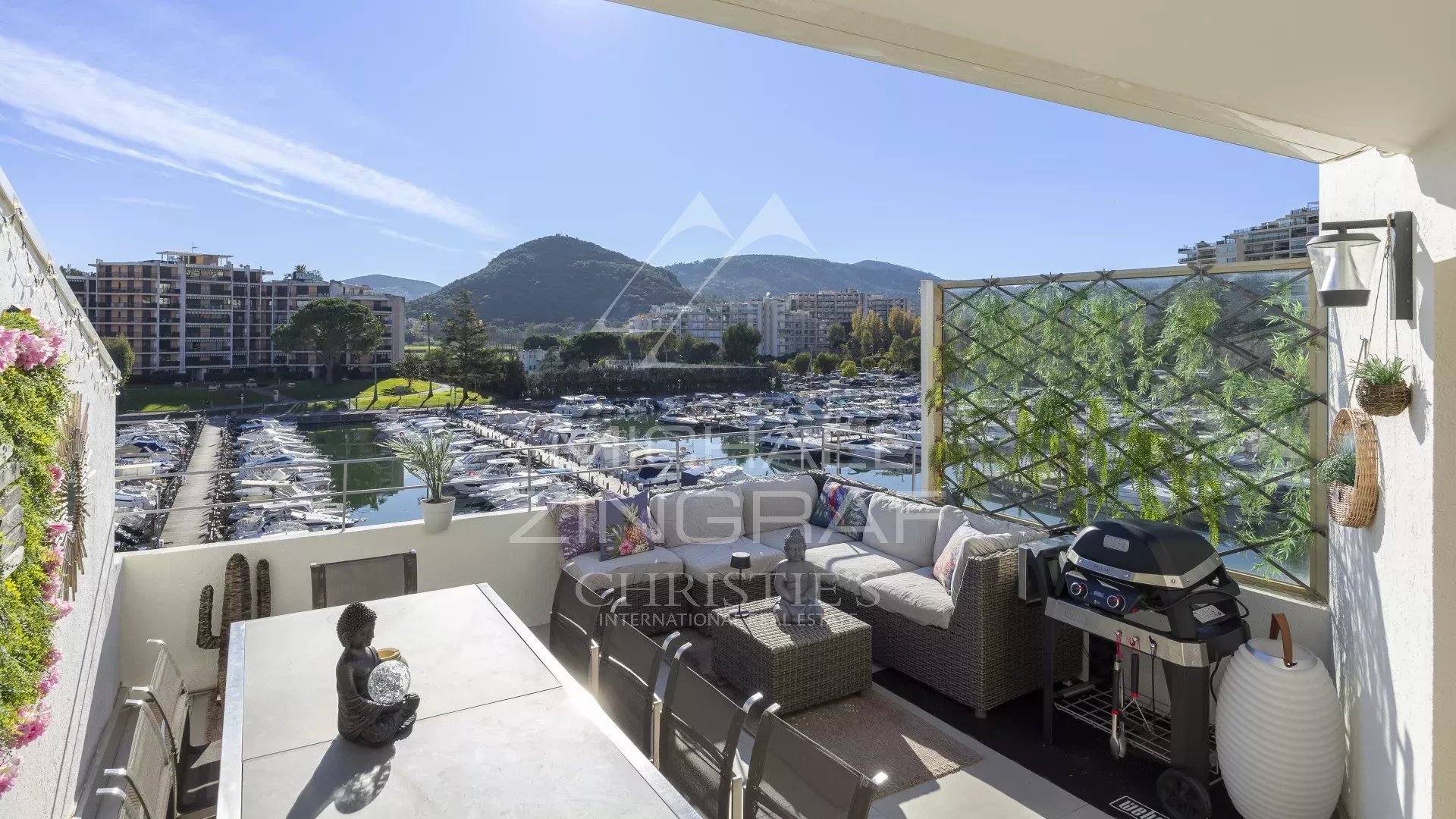 Appartement rénové au dernier étage - Cannes Marina