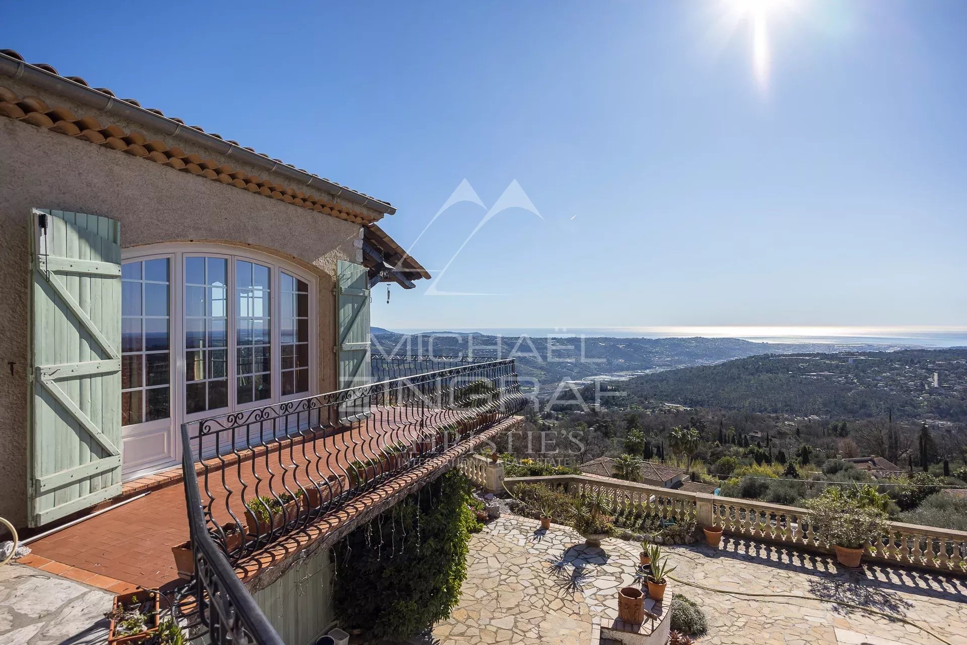 In der Nähe von Saint-Paul-de-Vence - Anwesen mit Panoramablick auf das Meer
