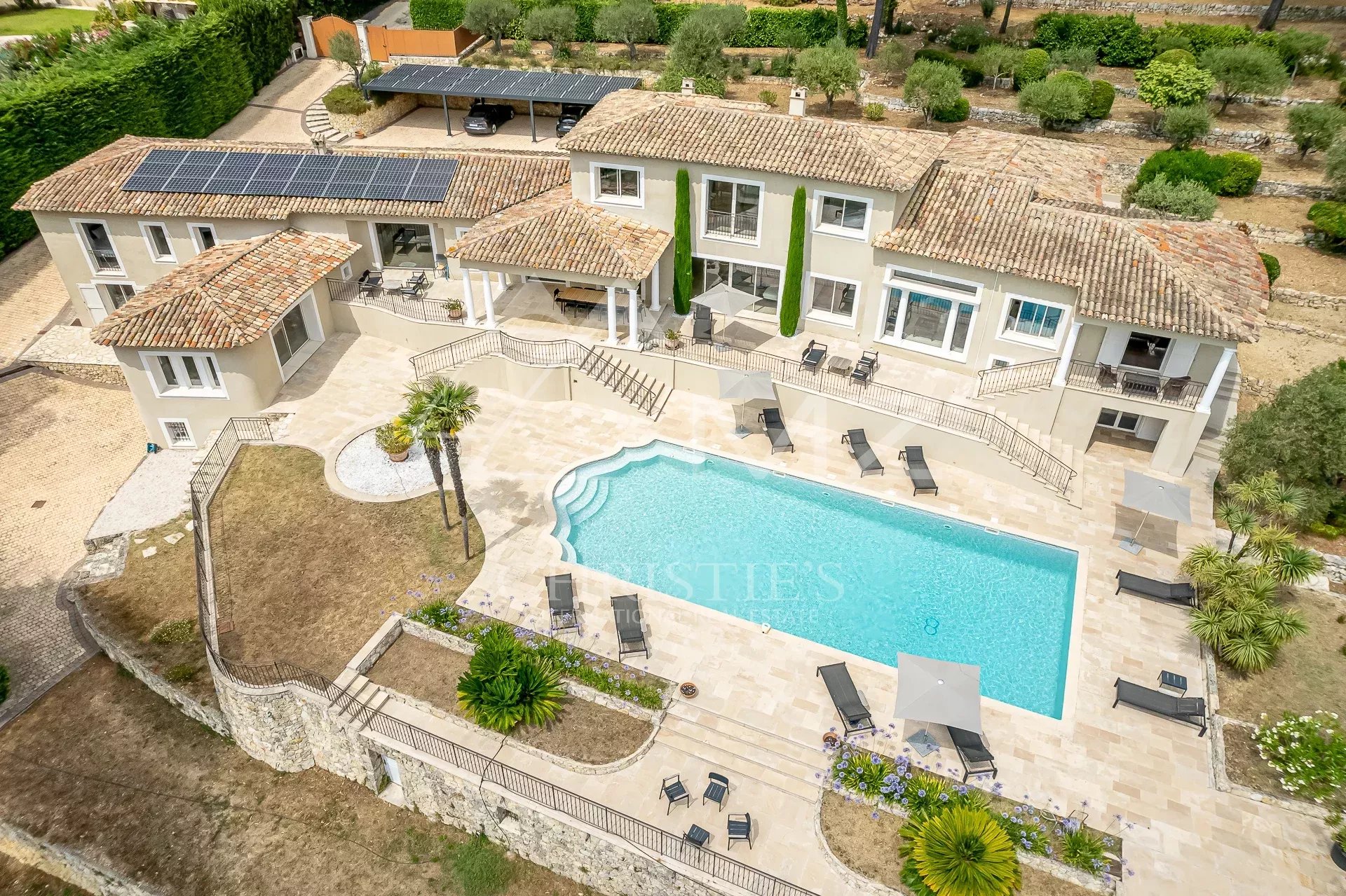 Außergewöhnliches Anwesen in absoluter Ruhe – Herrlicher Ausblick – Hochwertige Ausstattung