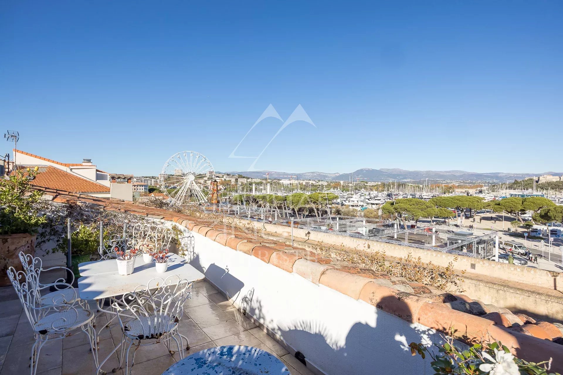 Appartement d’exception – Vieille Ville d’Antibes – Dernier étage – Terrasses – Vue panoramique