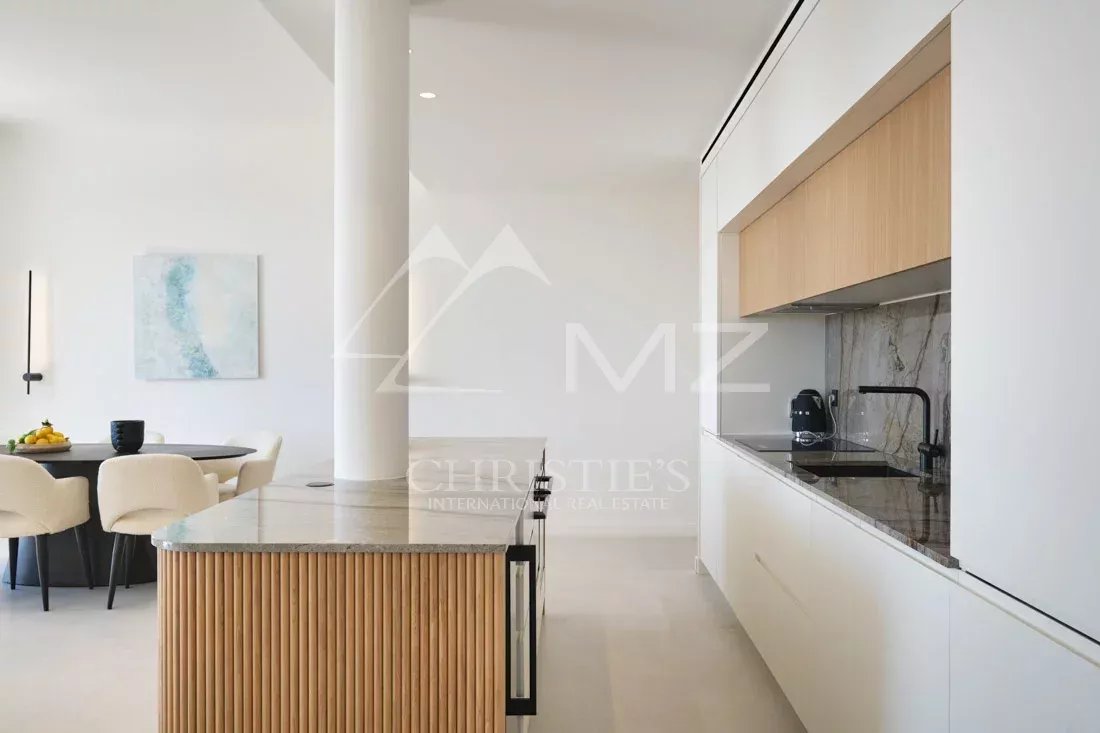 CANNES LA CROISETTE SPLENDIDE APPARTEMENT RENOVE 3 CHAMBRES VUE MER