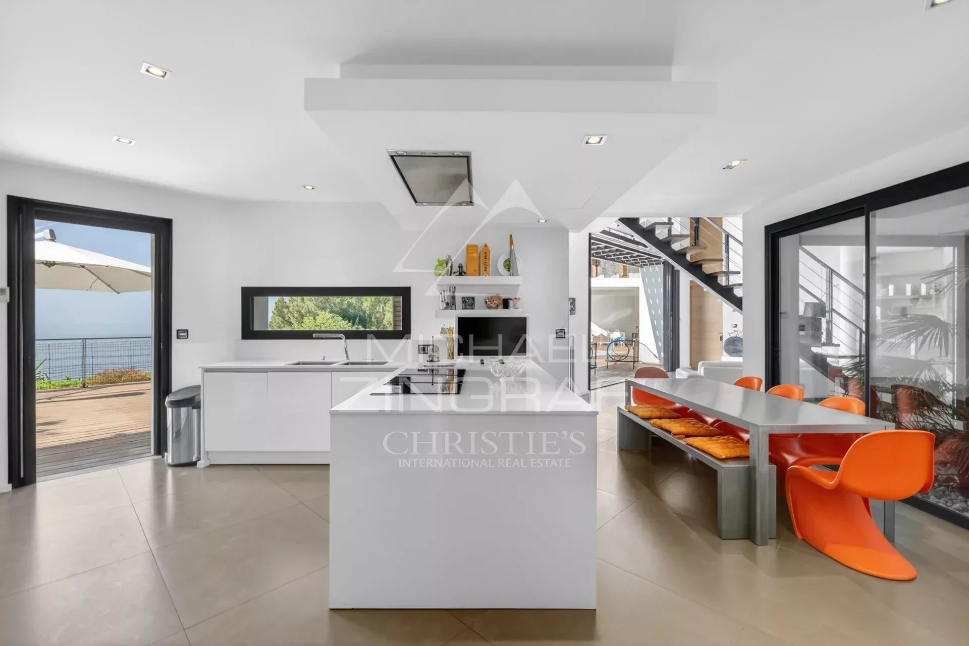 Magnifique Villa Contemporaine à louer vue mer imprenable proche Monaco