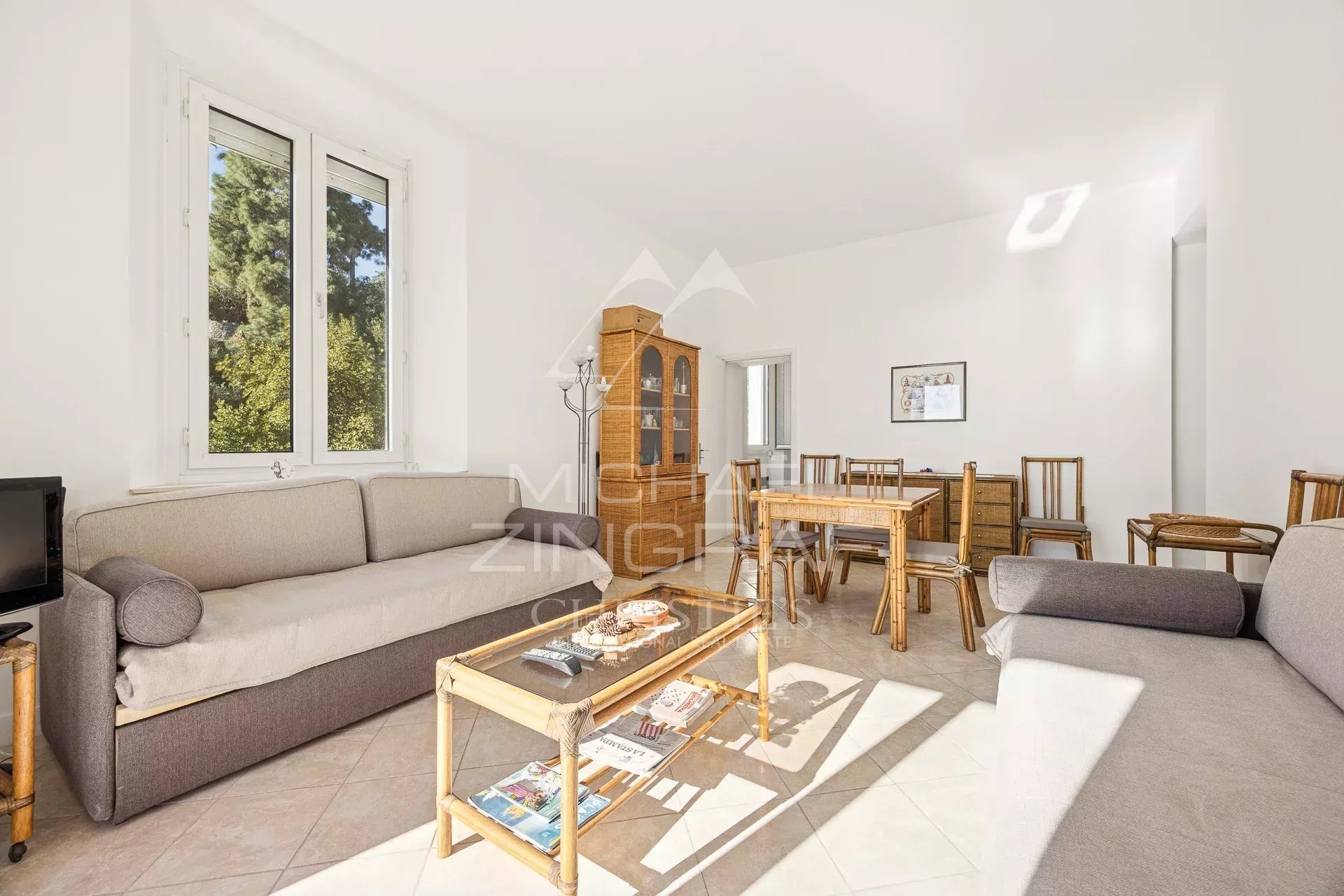 Cannes et Golfe-Juan – Vue mer imprenable et accès direct à la mer