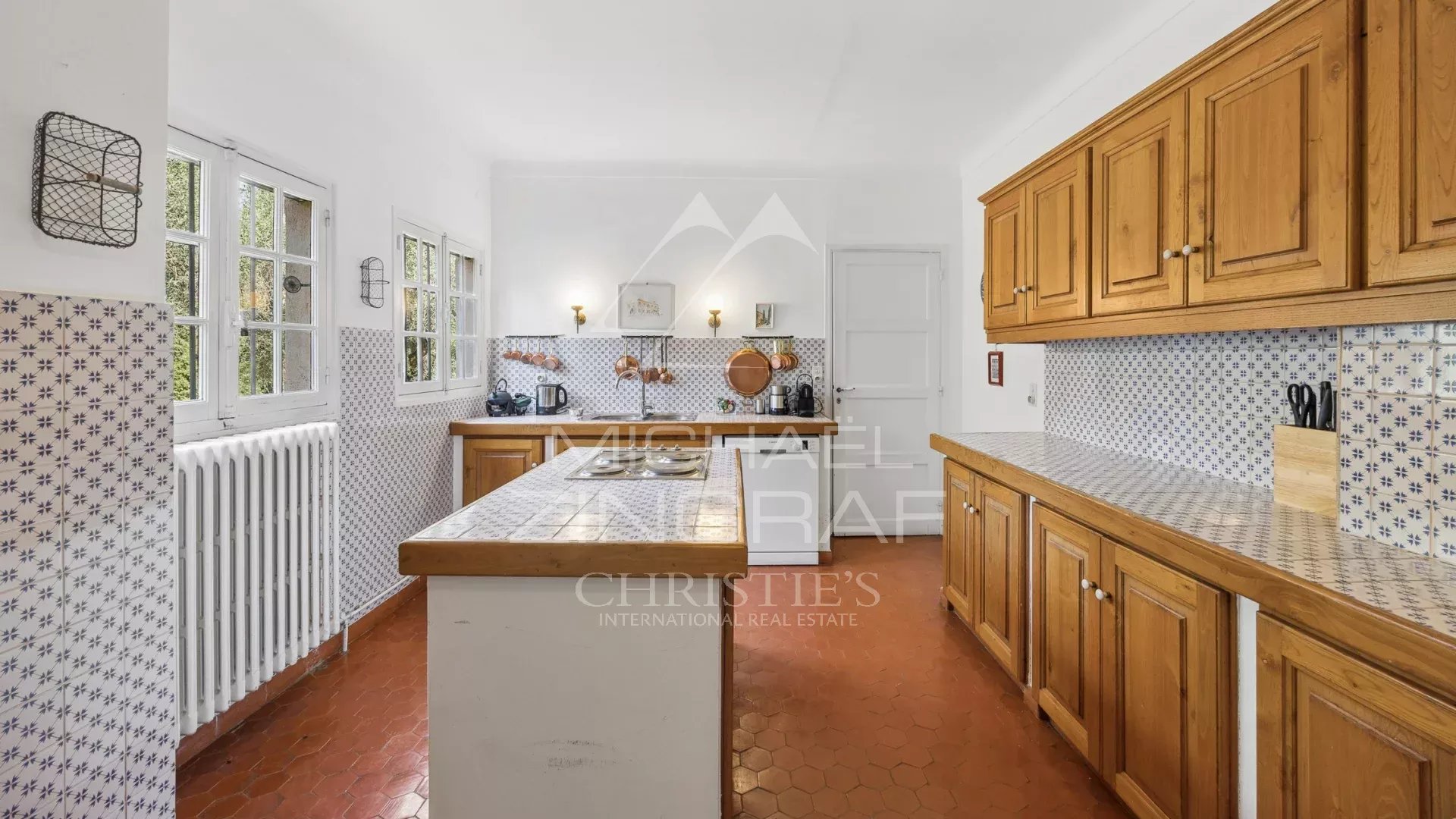 Grasse – Authentic 19th-century " Mas "  set within an exceptional landscaped park