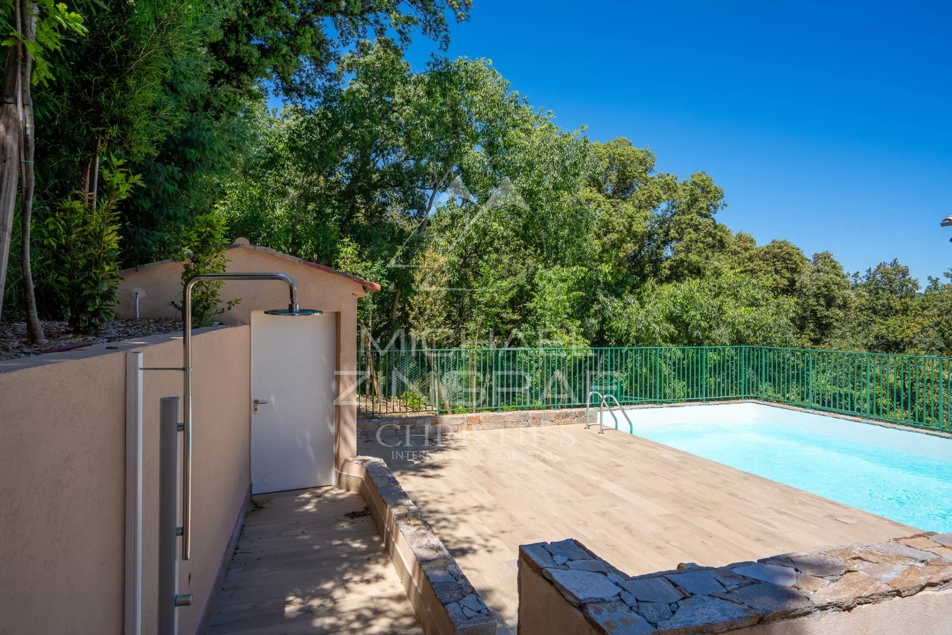 Ein mediterraner Rückzugsort voller Ruhe im Herzen von Grimaud