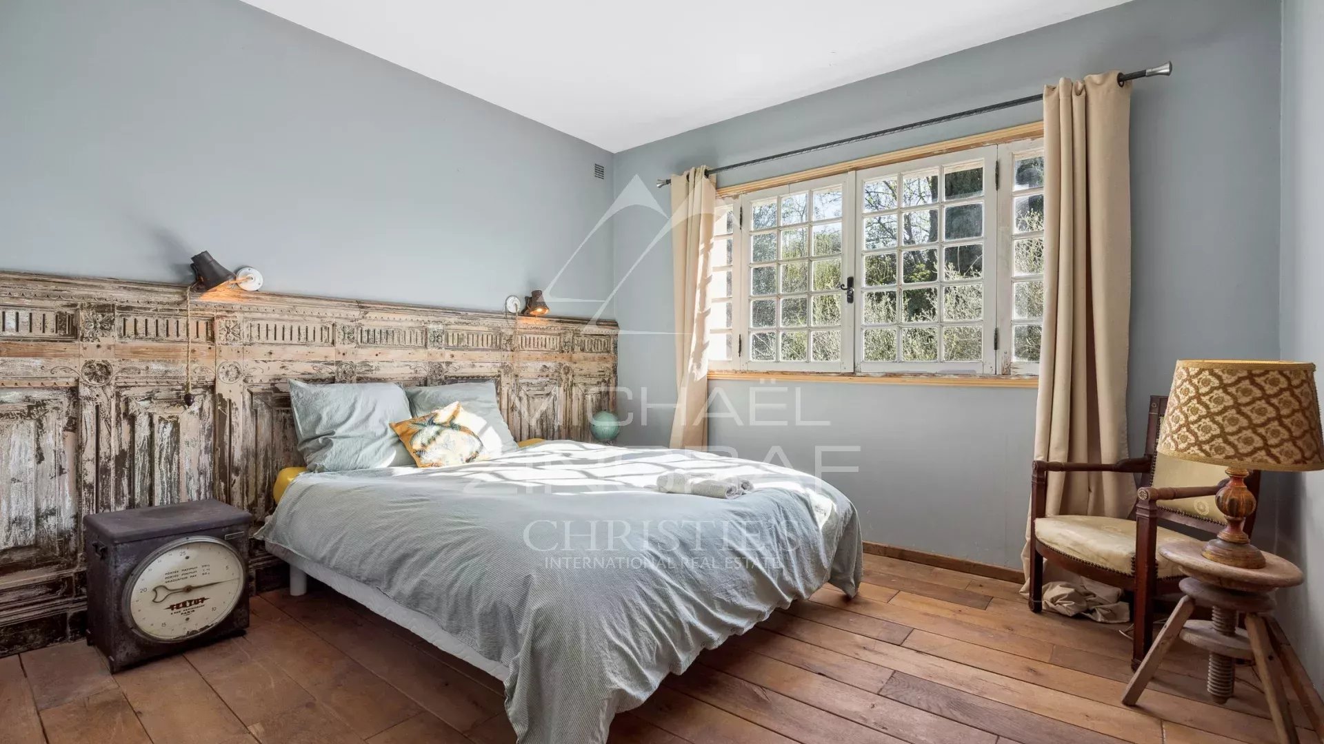 Charm and authenticity