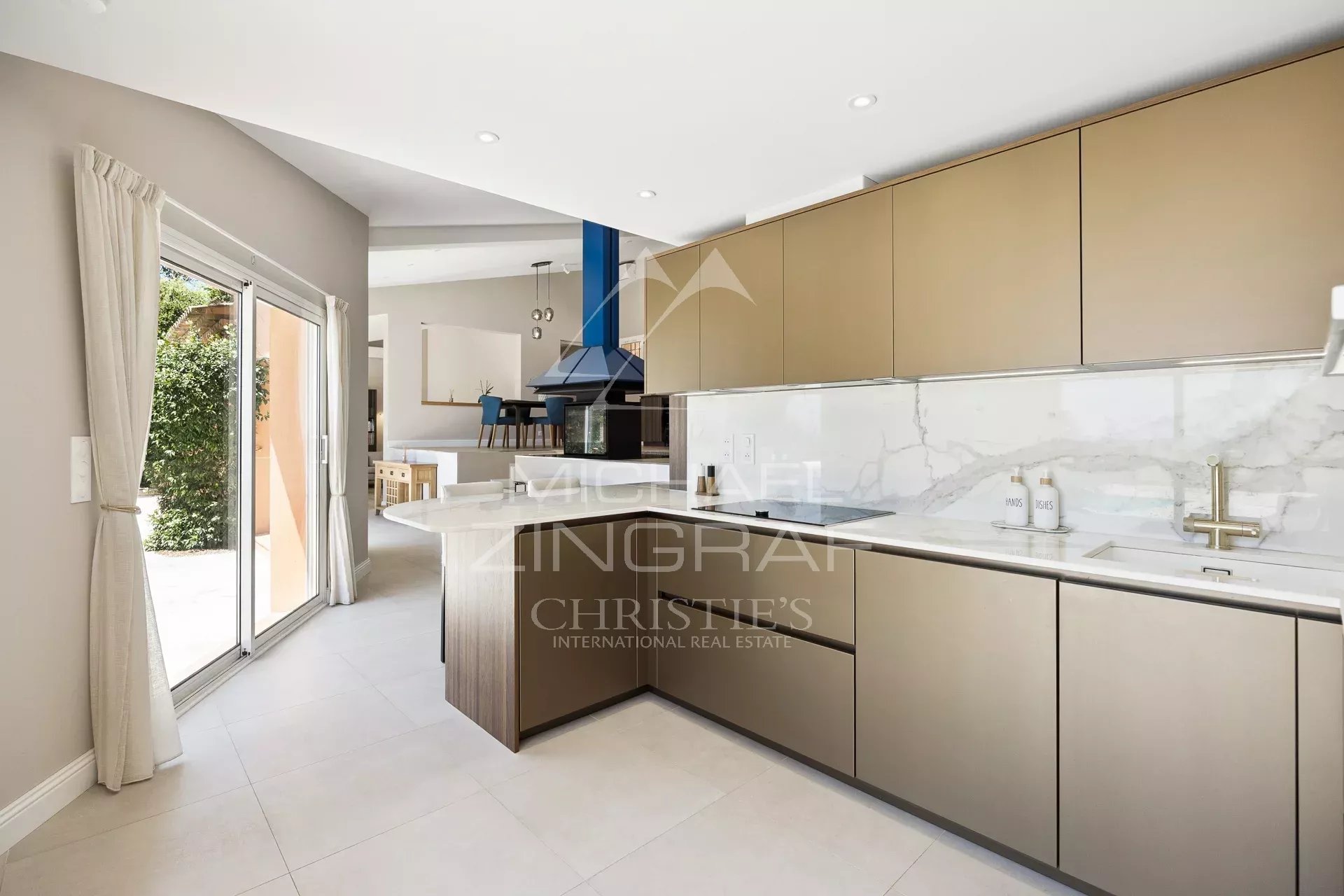 Renovated Villa with Panoramic Views, Heated Pool and Guest Apartment – A Peaceful Oasis -