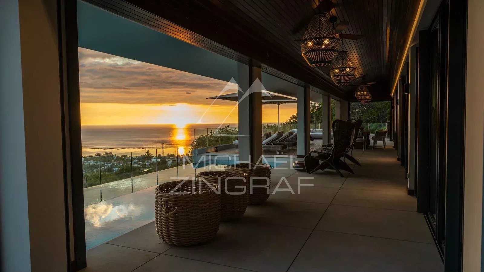 Île Maurice – Villa d’Exception Ultra Luxe avec Vue Panoramique sur Le Morne – Rivière Noire