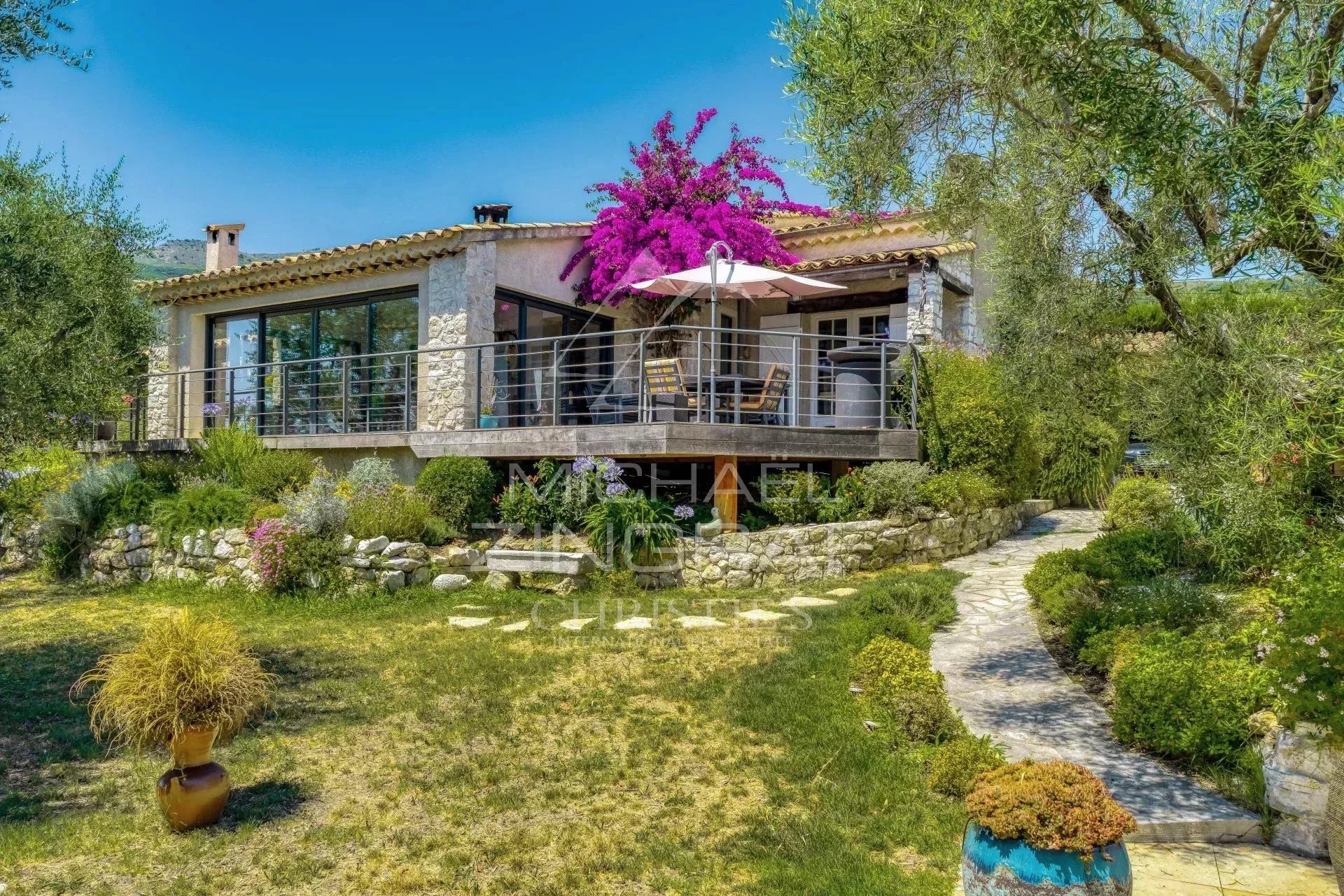 Tourrettes-sur-Loup – Elegante provenzalische Villa in fußläufiger Entfernung zum Dorf