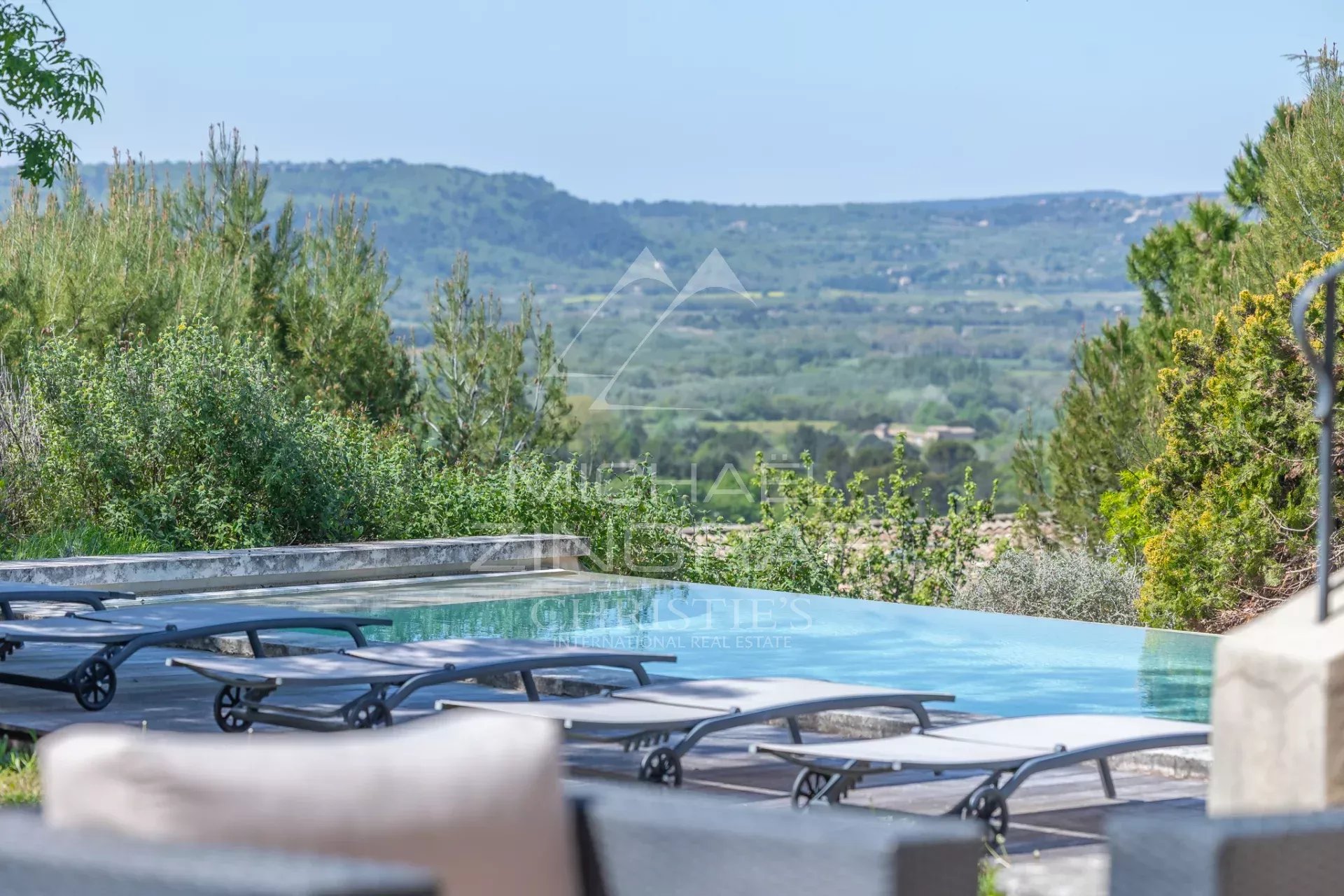 Roussillon - Superbe maison en pierre avec piscine et vues panoramiques exceptionnelles