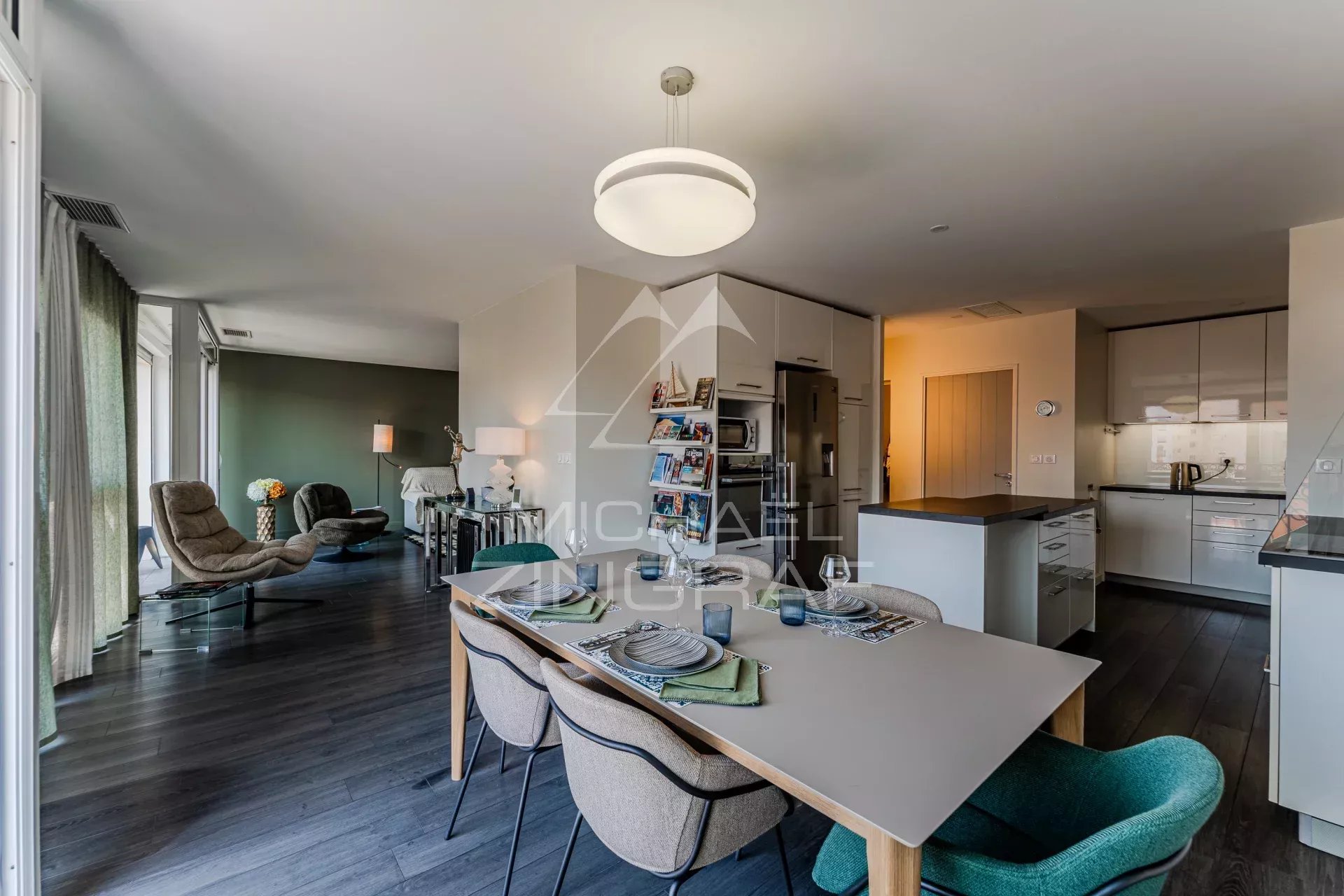 Arcachon center, apartment with basin glimpses, garage and private elevator