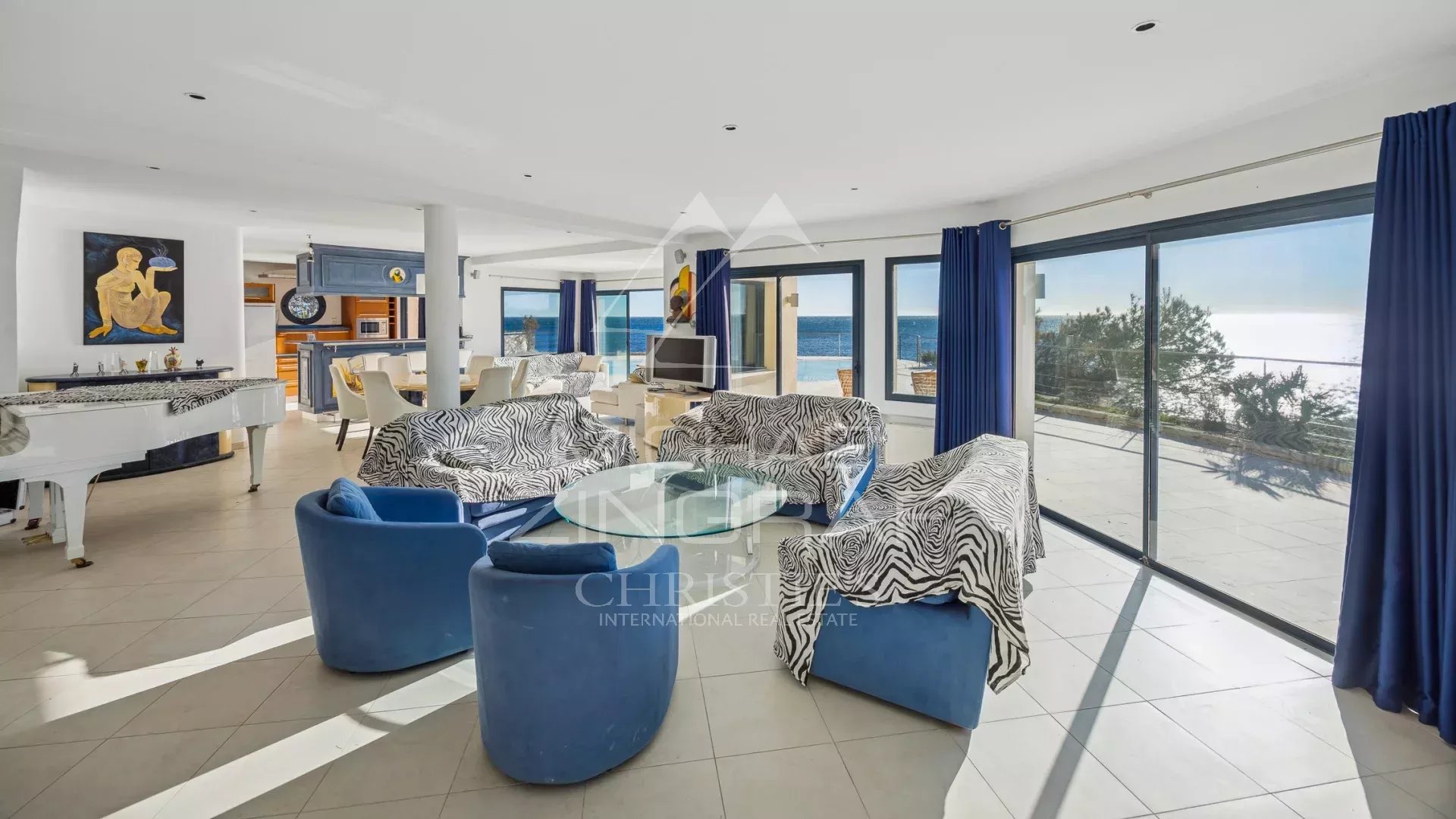 Les Issambres – Exceptional waterfront property – between Cannes and Saint-Tropez