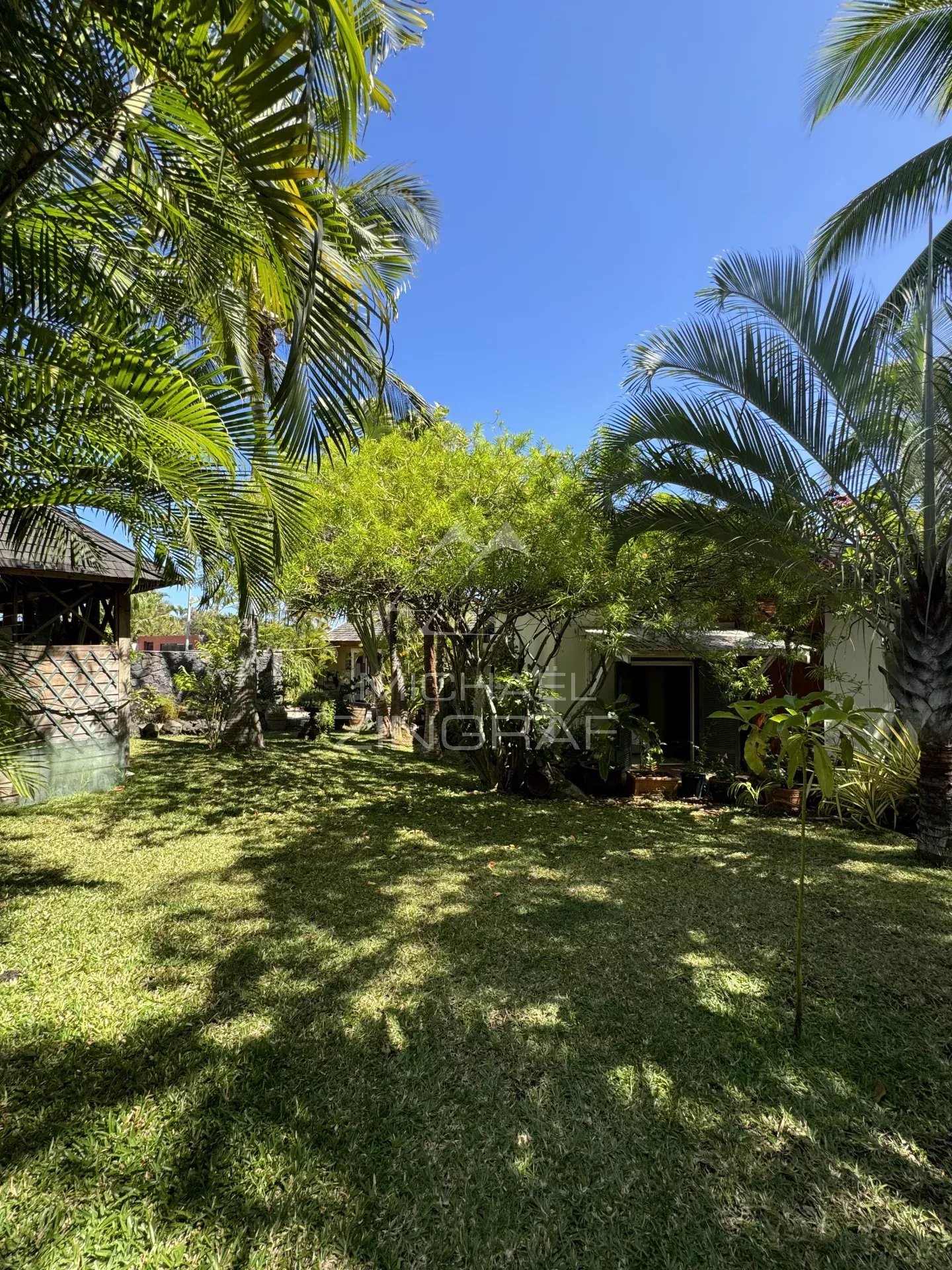 Exceptional Villa in a Secure Estate in Saint-Gilles-les-Bains