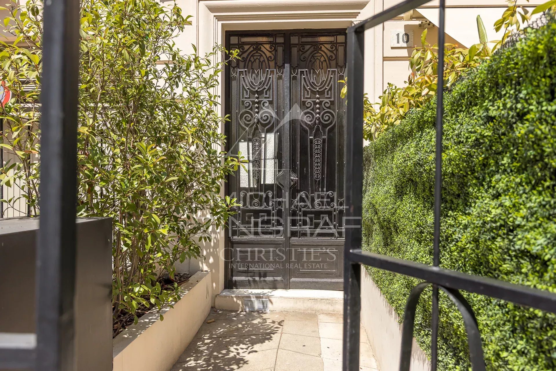 NICE City Center – Modern duplex apartment in a bourgeois building with a large terrace