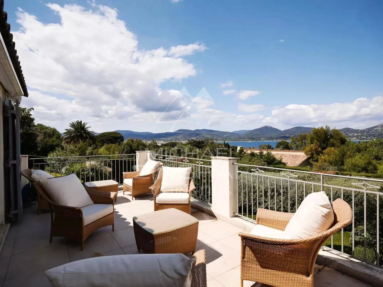 Villa de charme avec vue mer – Proche de Saint-Tropez