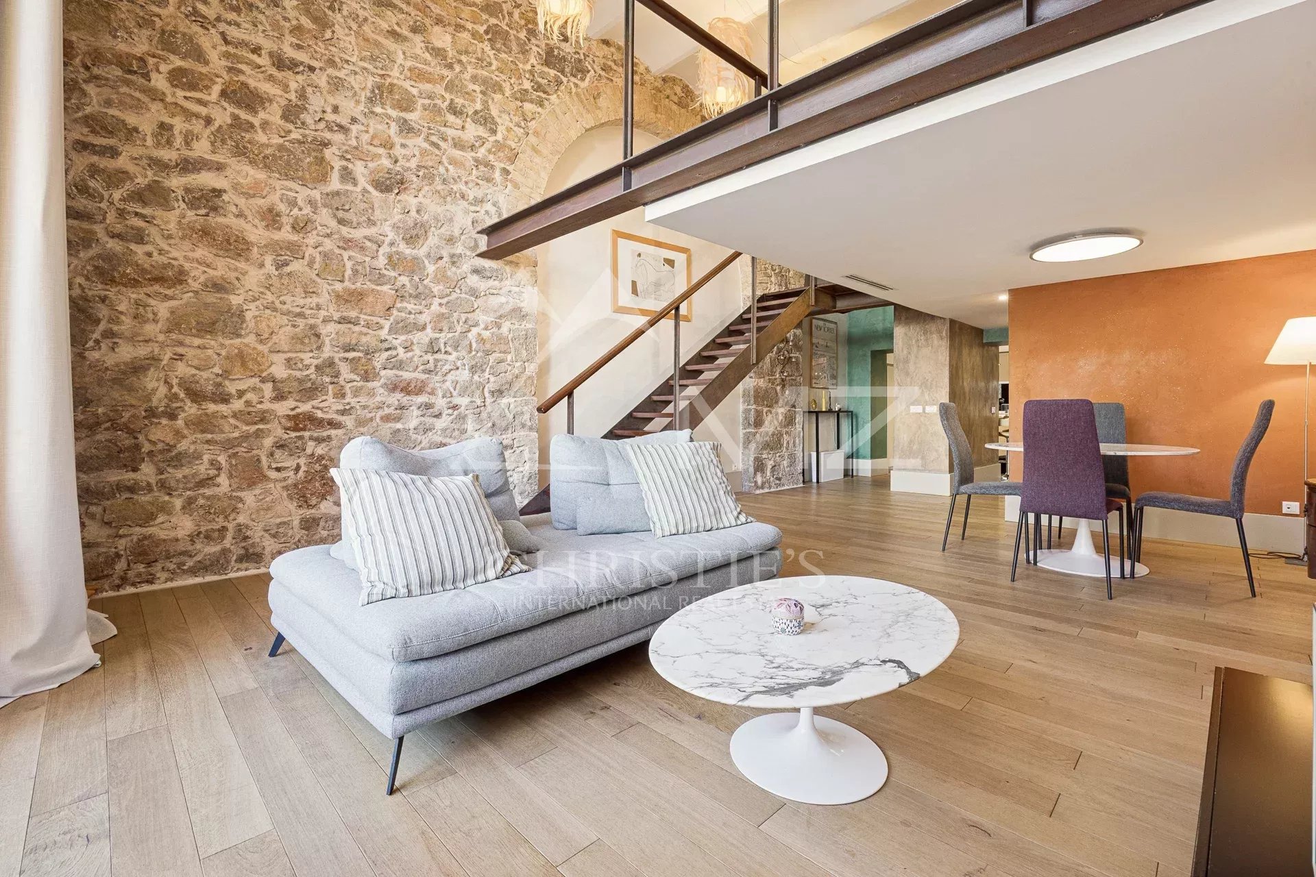 Im Viertel Petit Juas, einem Loft, das historischen Charme und Komfort vereint.